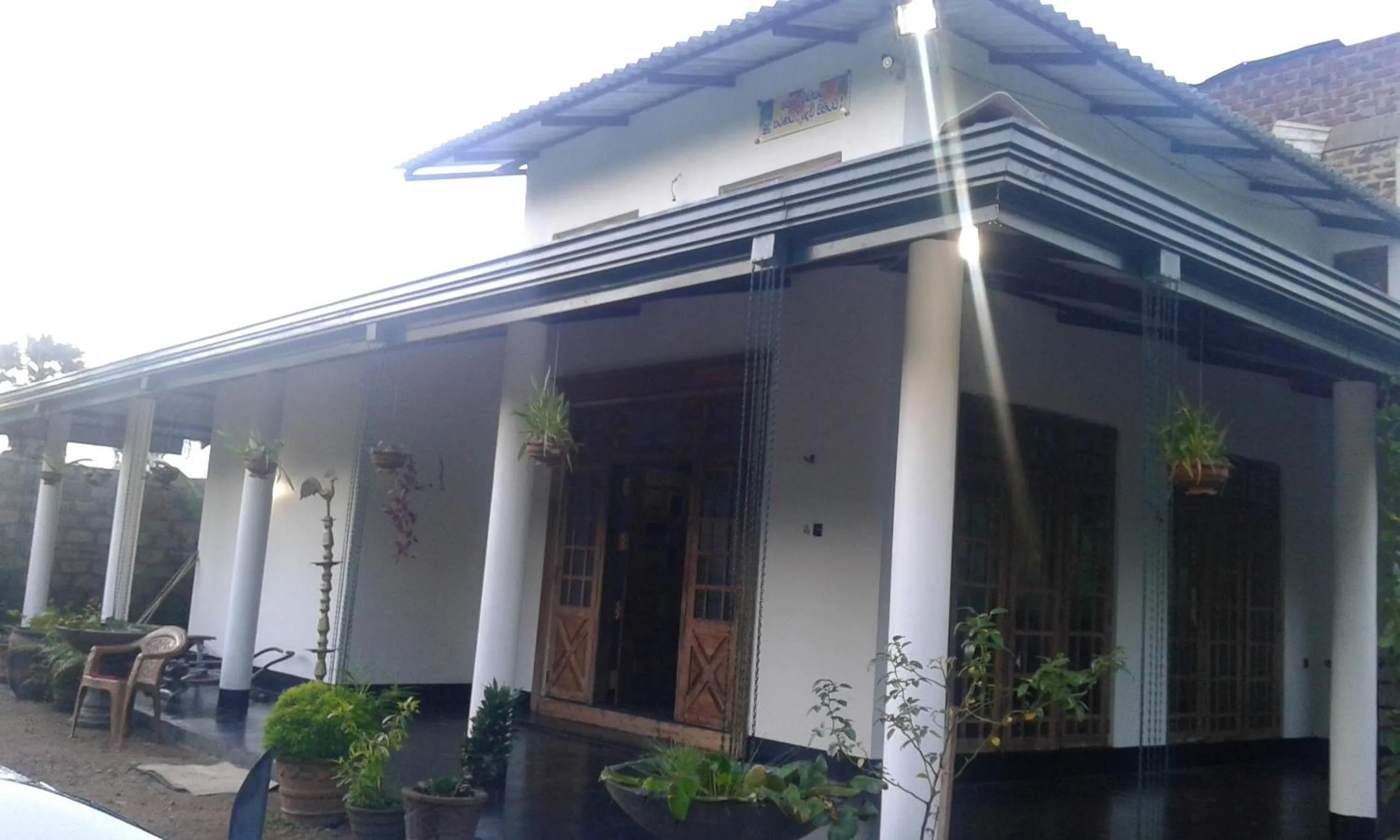 Facade/entrance in White Guest