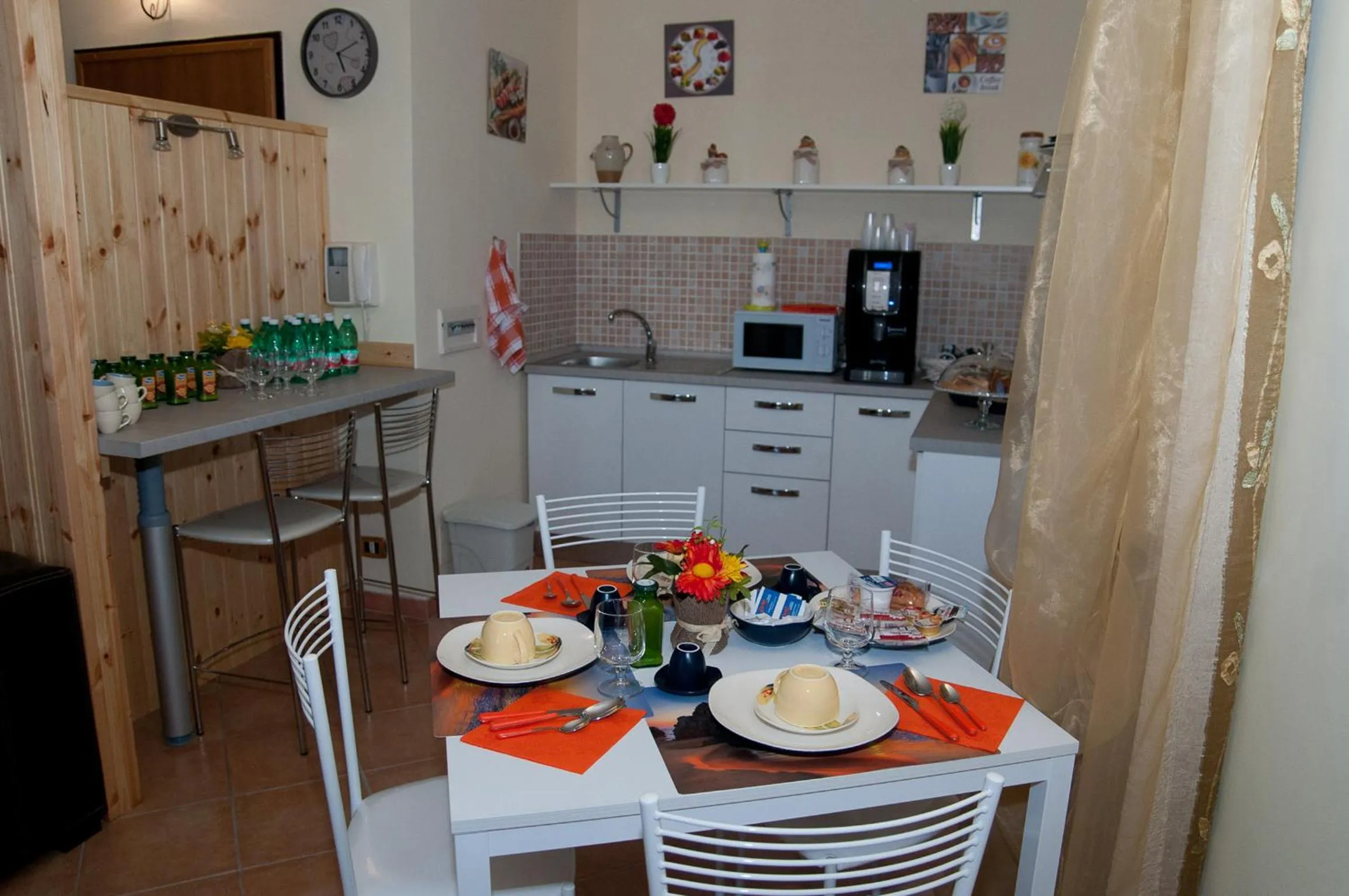Communal kitchen in B&B L'Orizzonte