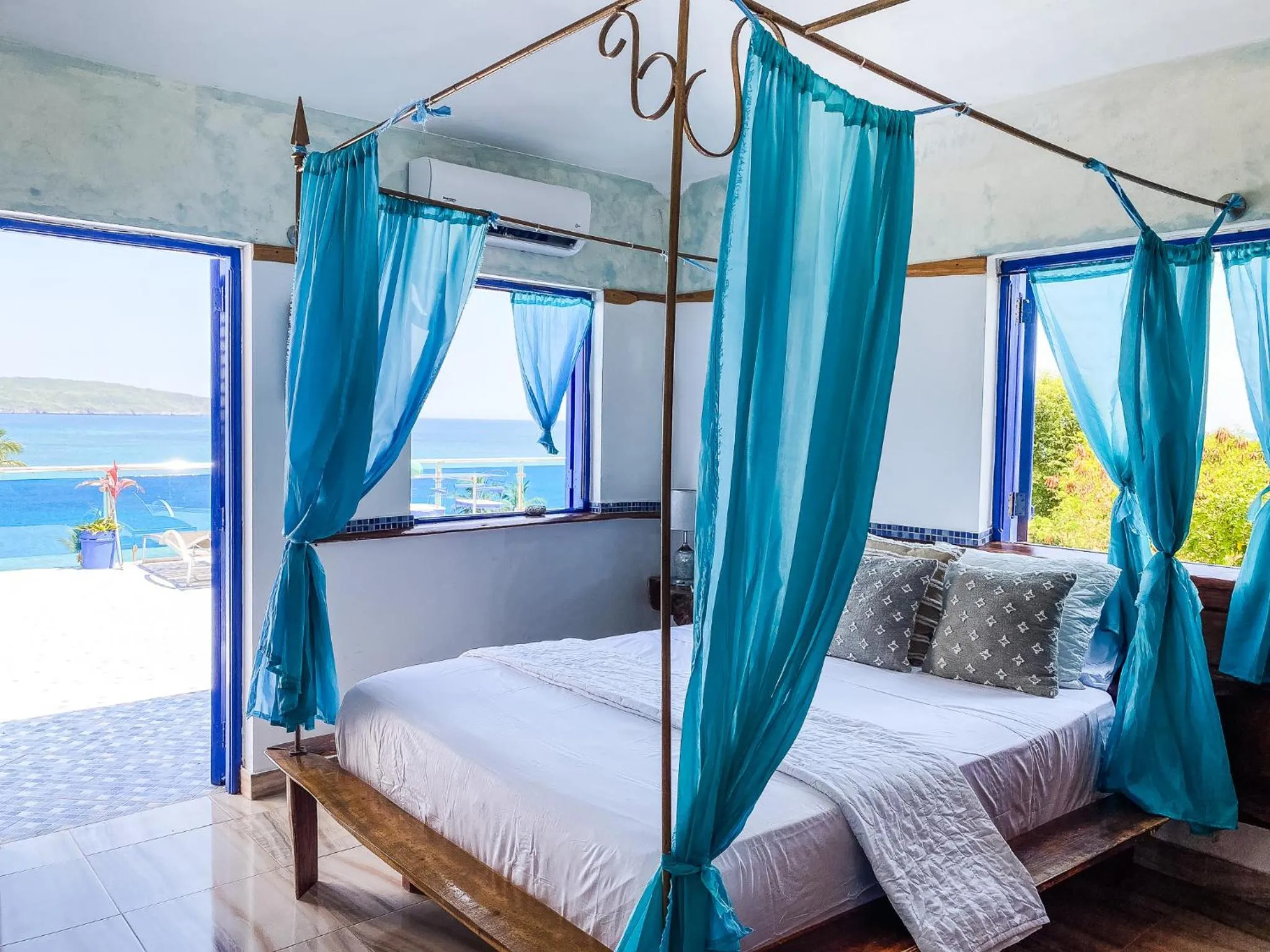 Bed in Sunset Samana