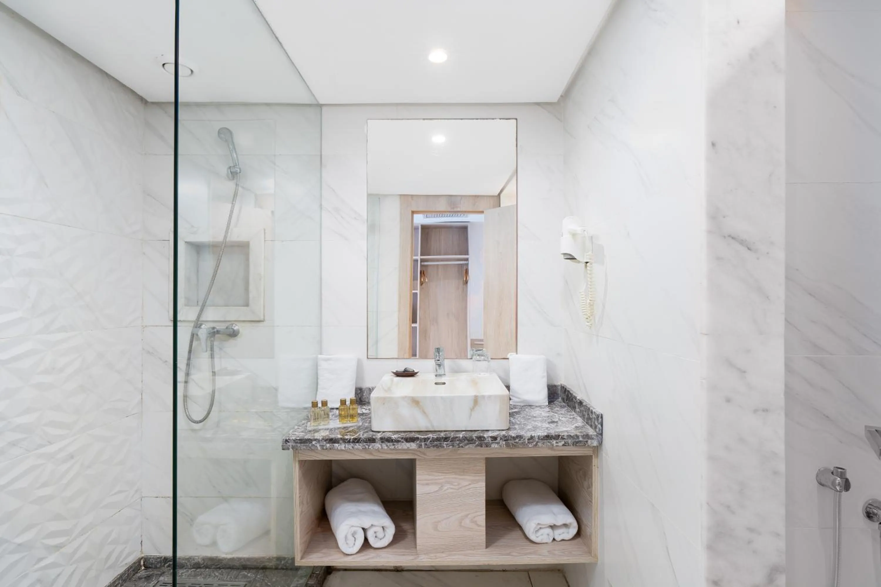 Shower in Rihab Hotel