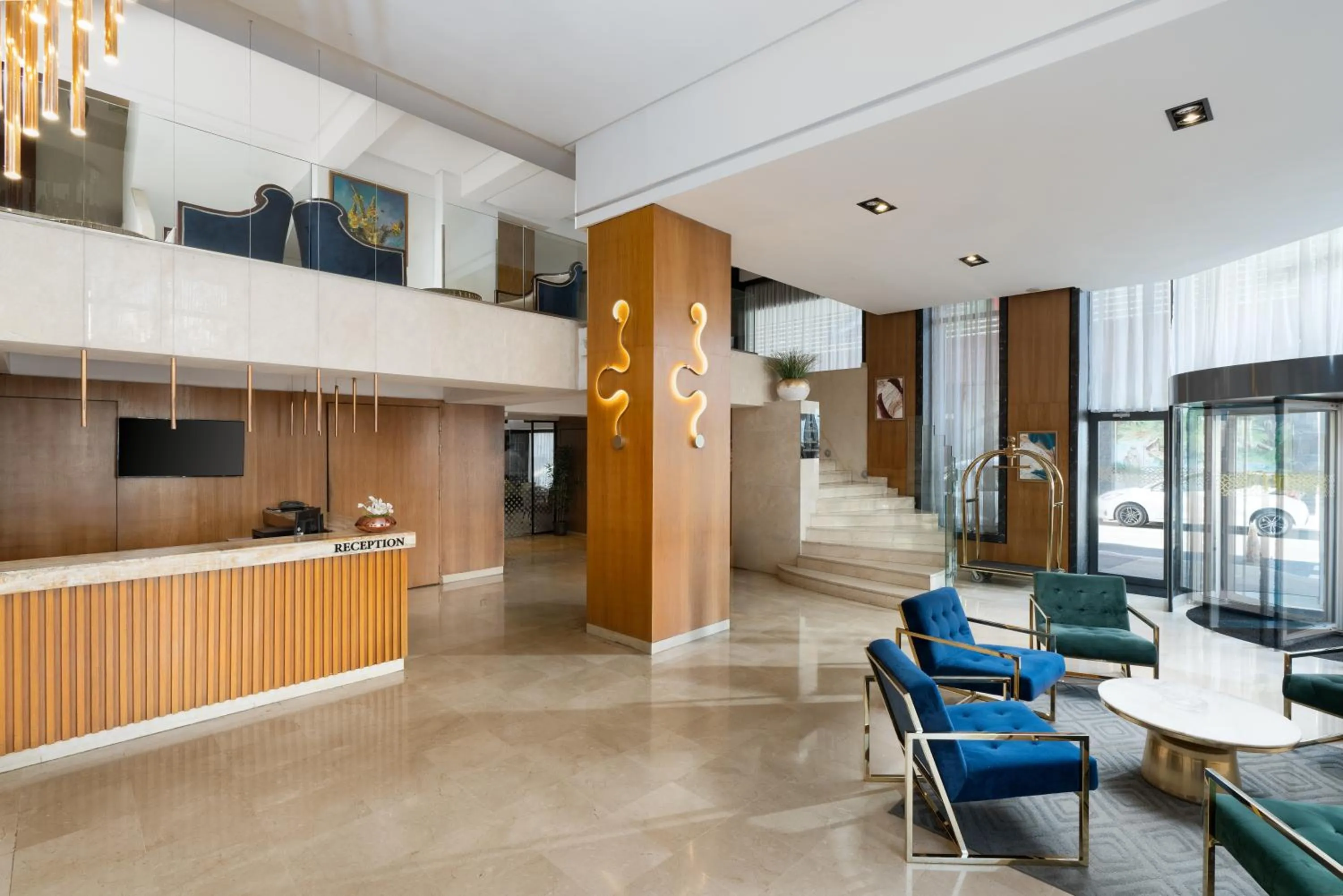 TV and multimedia in Rihab Hotel