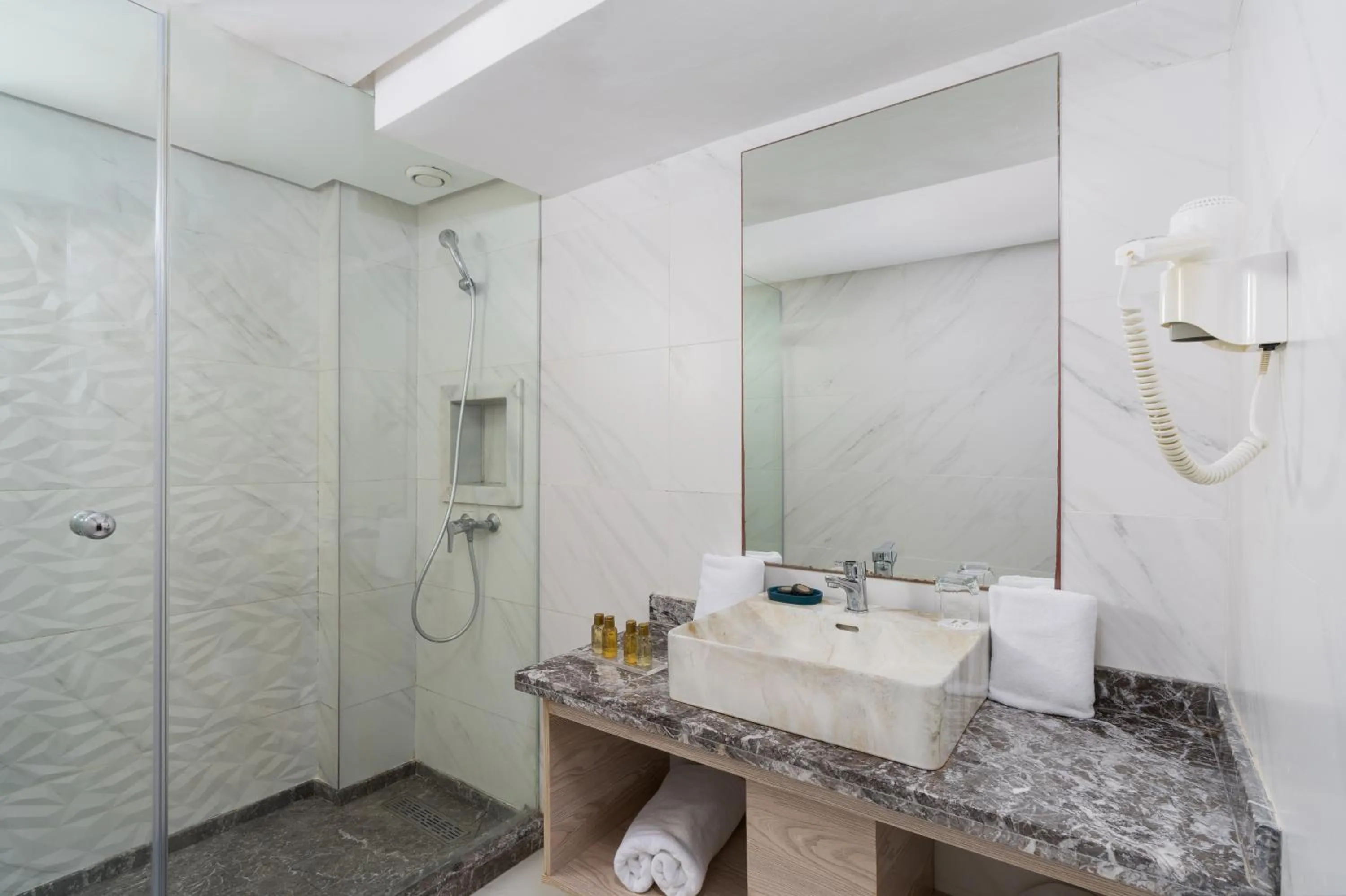 Bathroom in Rihab Hotel