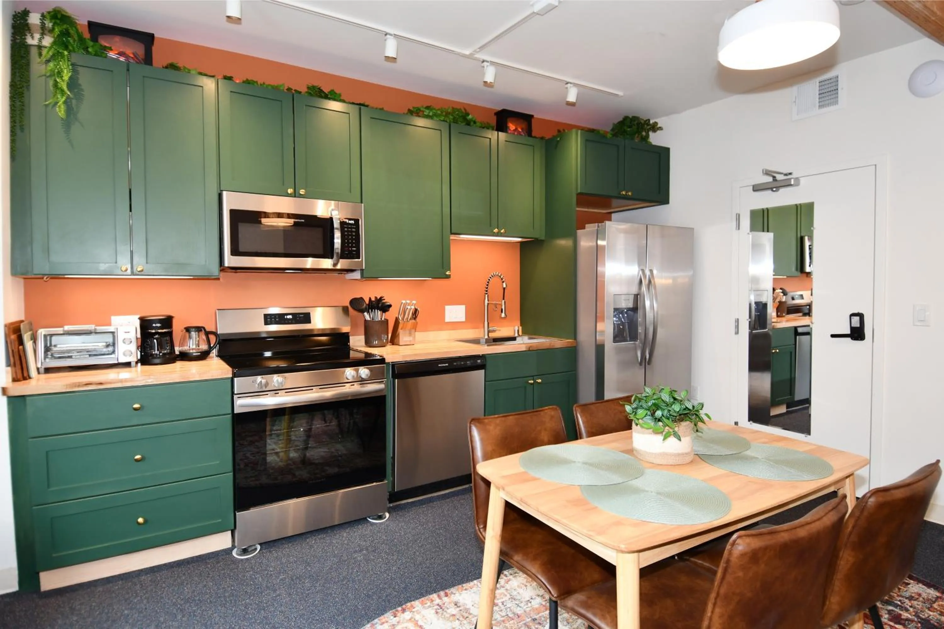 Kitchen or kitchenette in HighRoad Washington DC