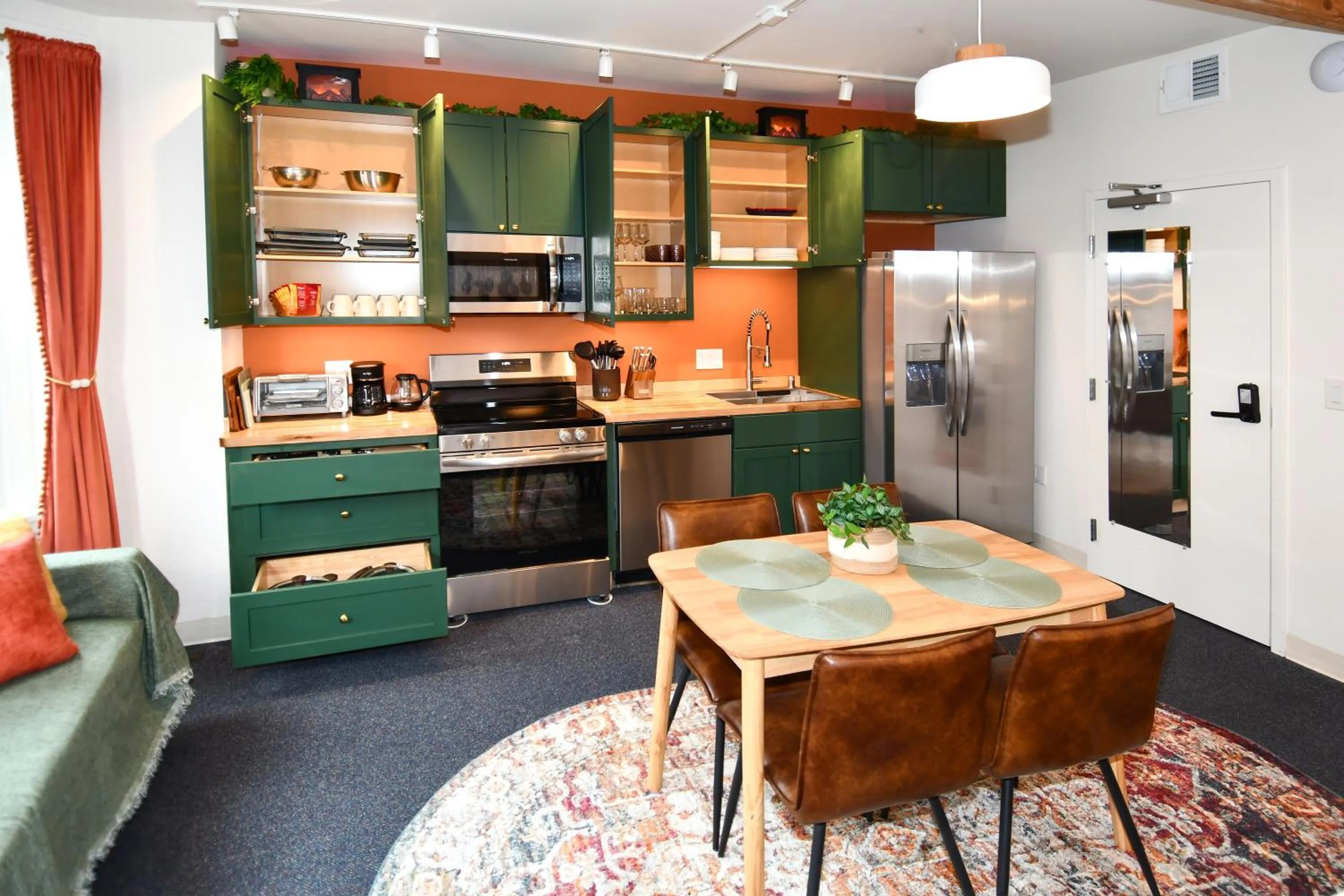 Kitchen or kitchenette in HighRoad Washington DC