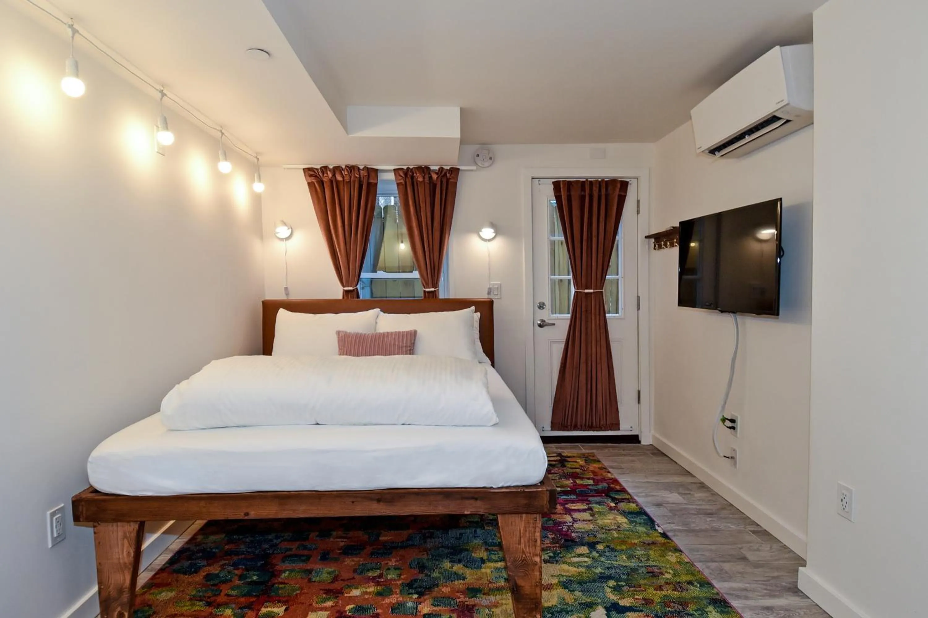 Bed in HighRoad Washington DC