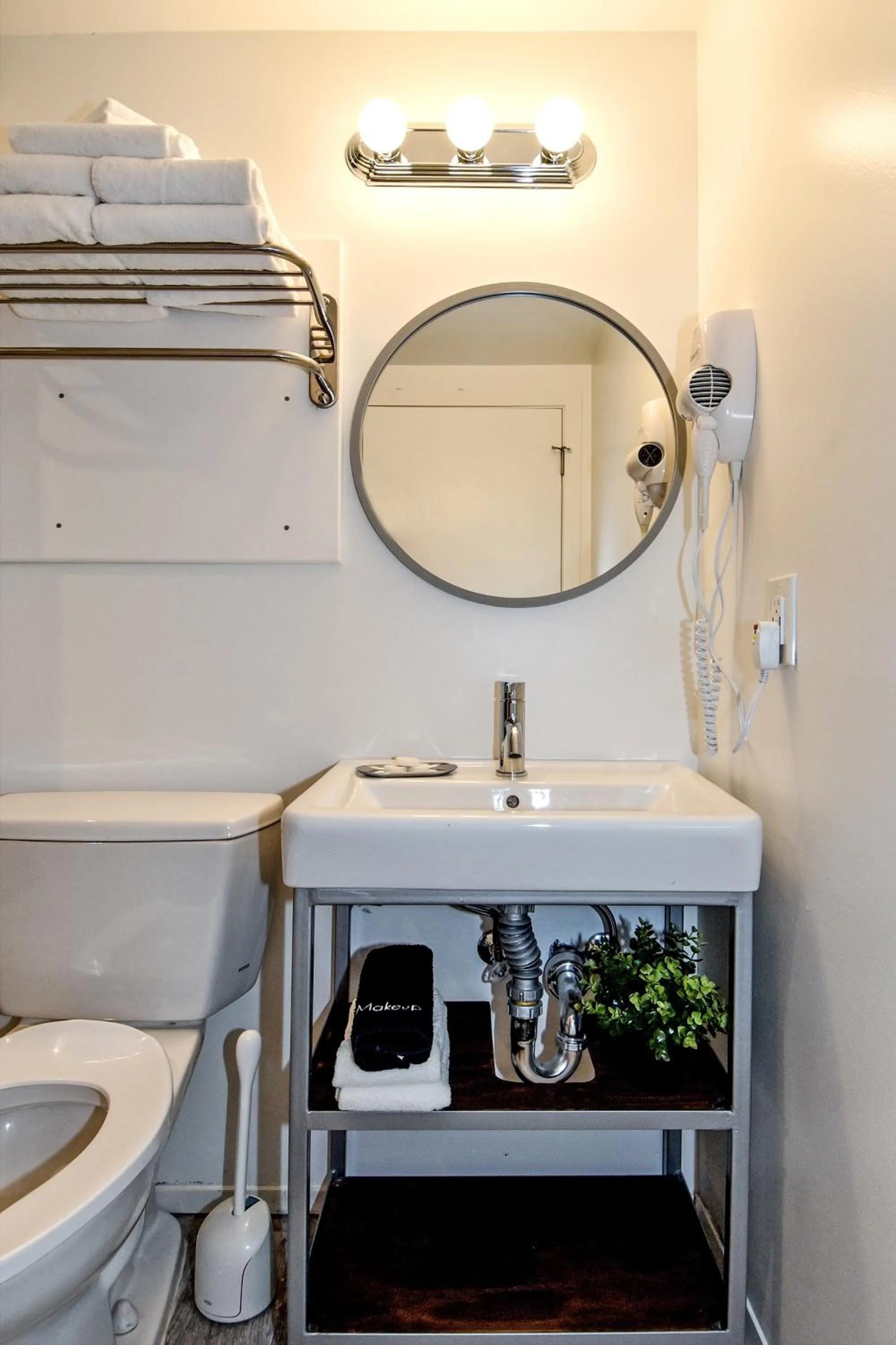 Bathroom in HighRoad Washington DC