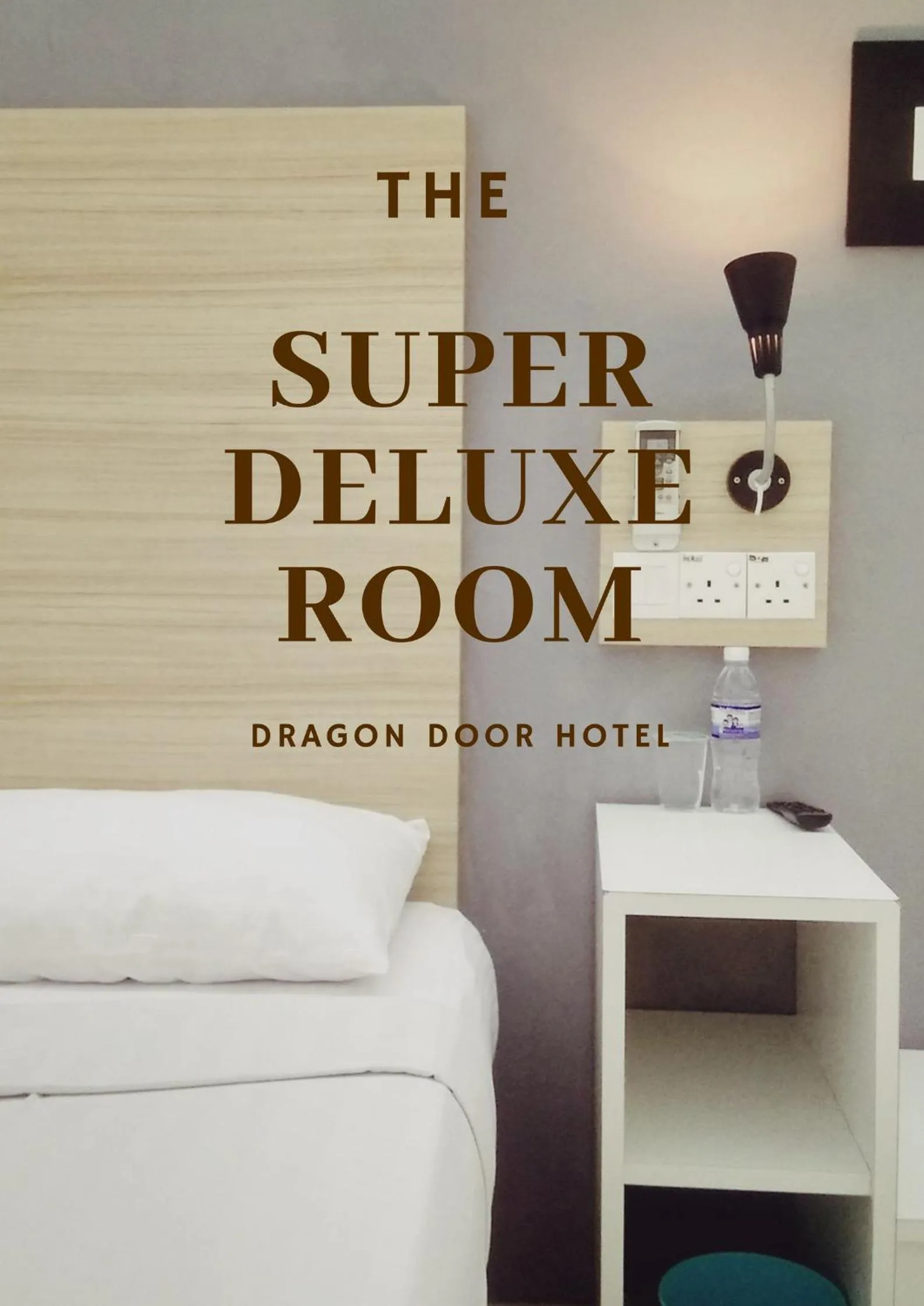 Photo of the whole room, Bed in Dragon Door Hotel