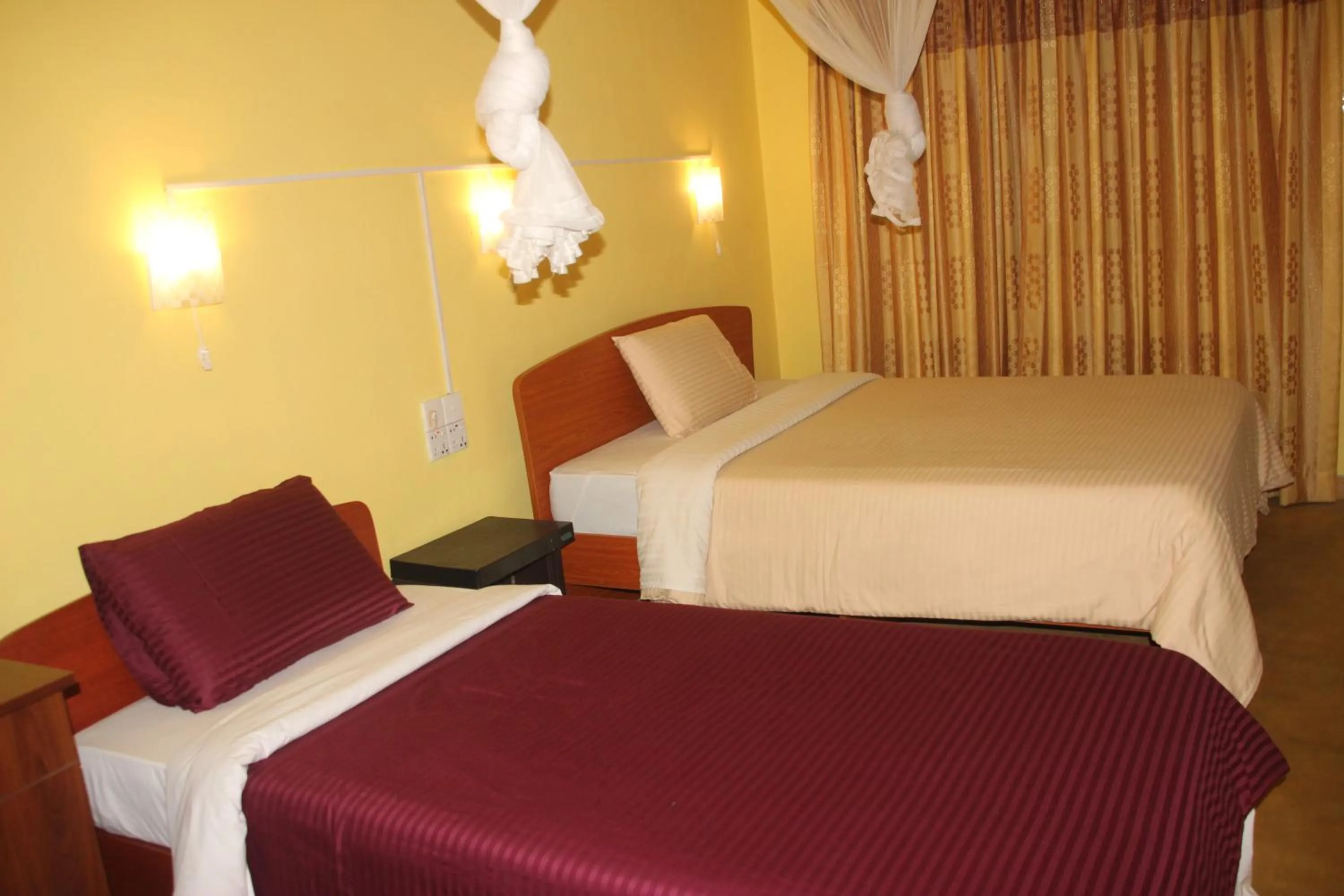 Bedroom, Bed in Welcome Inn