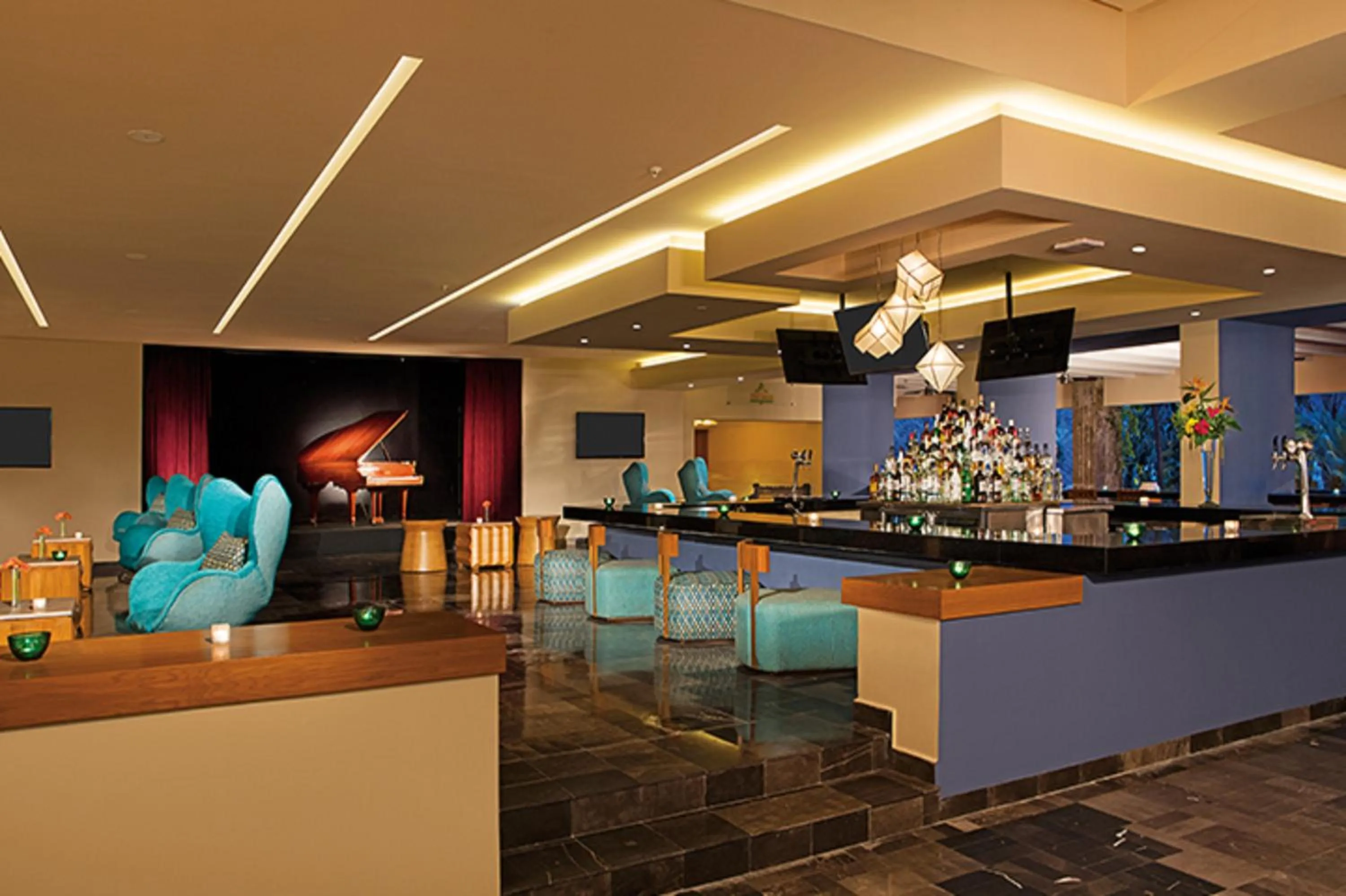 Lounge or bar in Sunscape Puerto Vallarta Resort