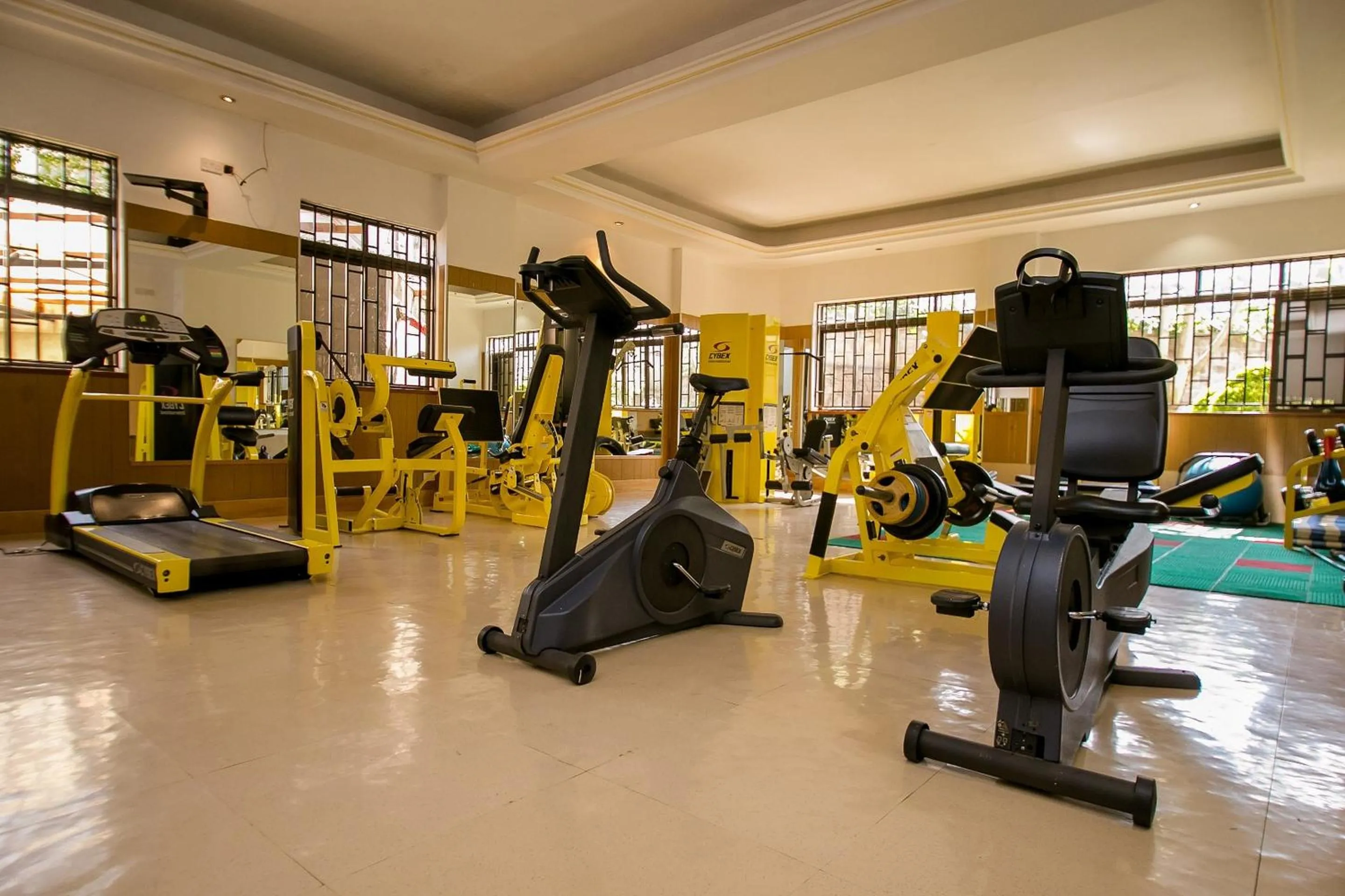 Fitness centre/facilities in Kates Apartments