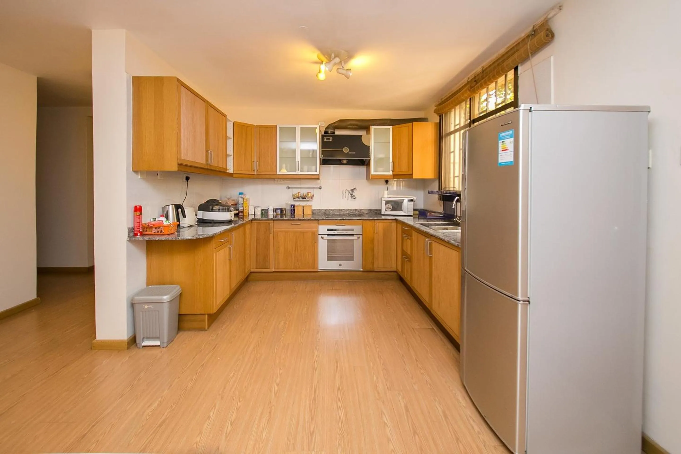 Kitchen or kitchenette in Kates Apartments