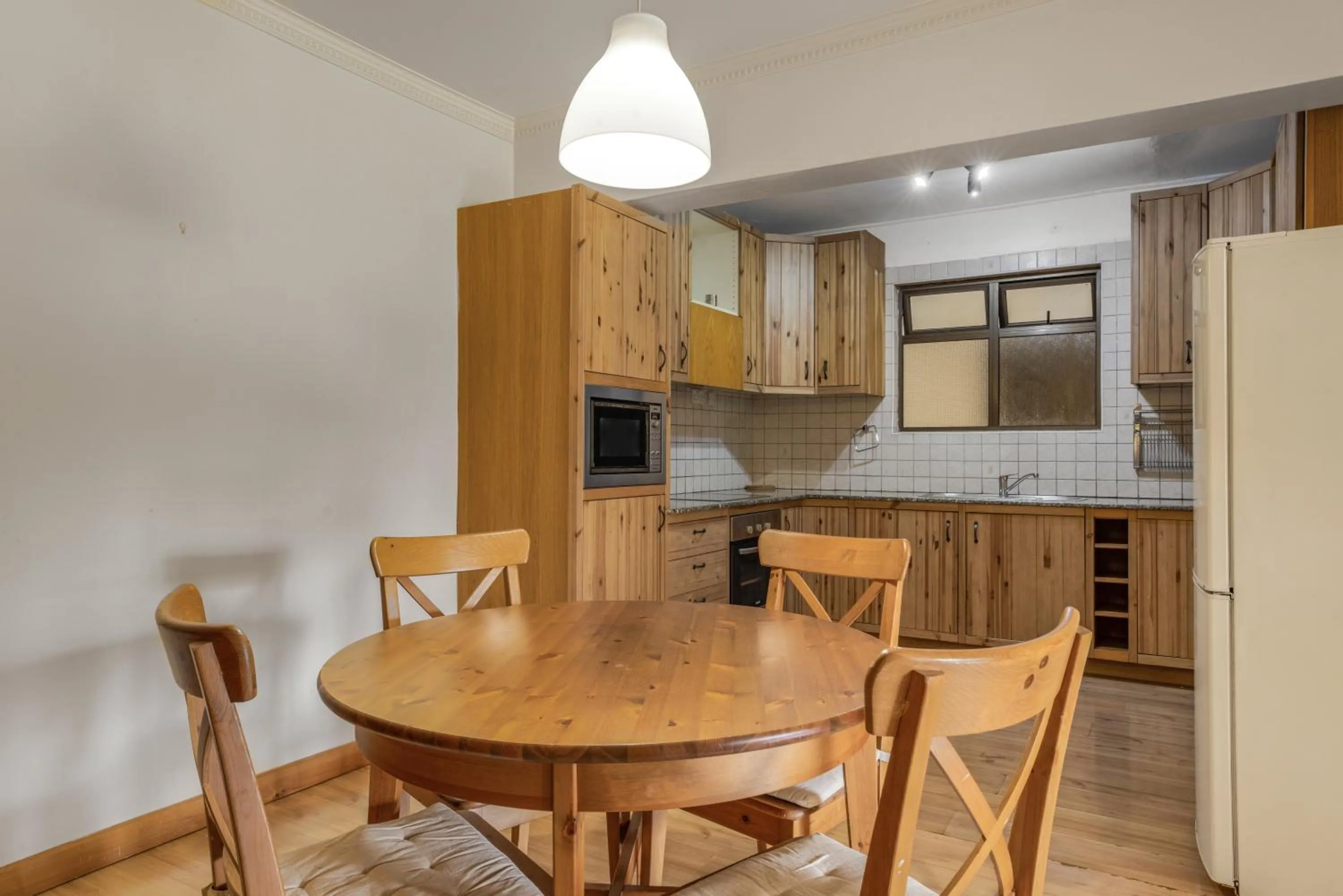 Kitchen or kitchenette in Kates Apartments