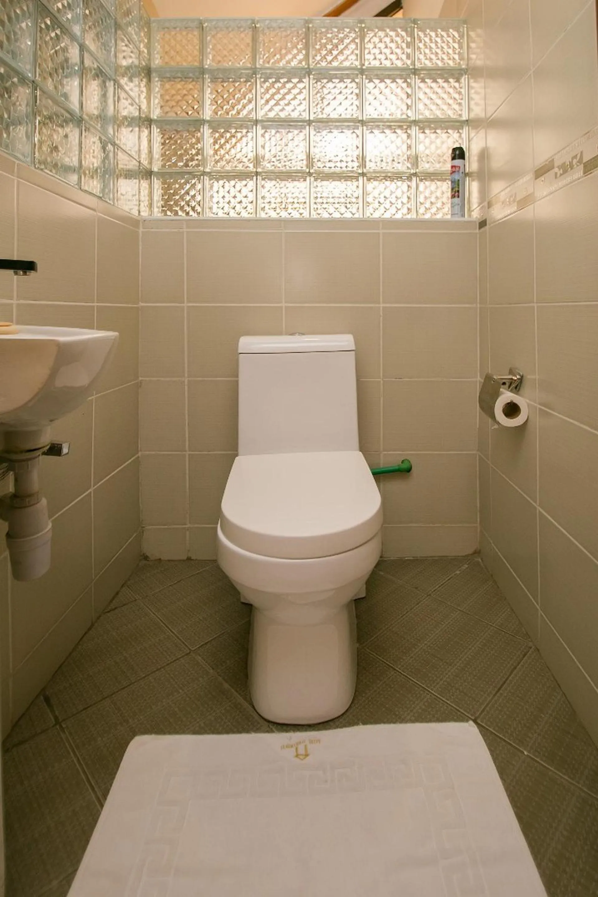 Bathroom in Kates Apartments