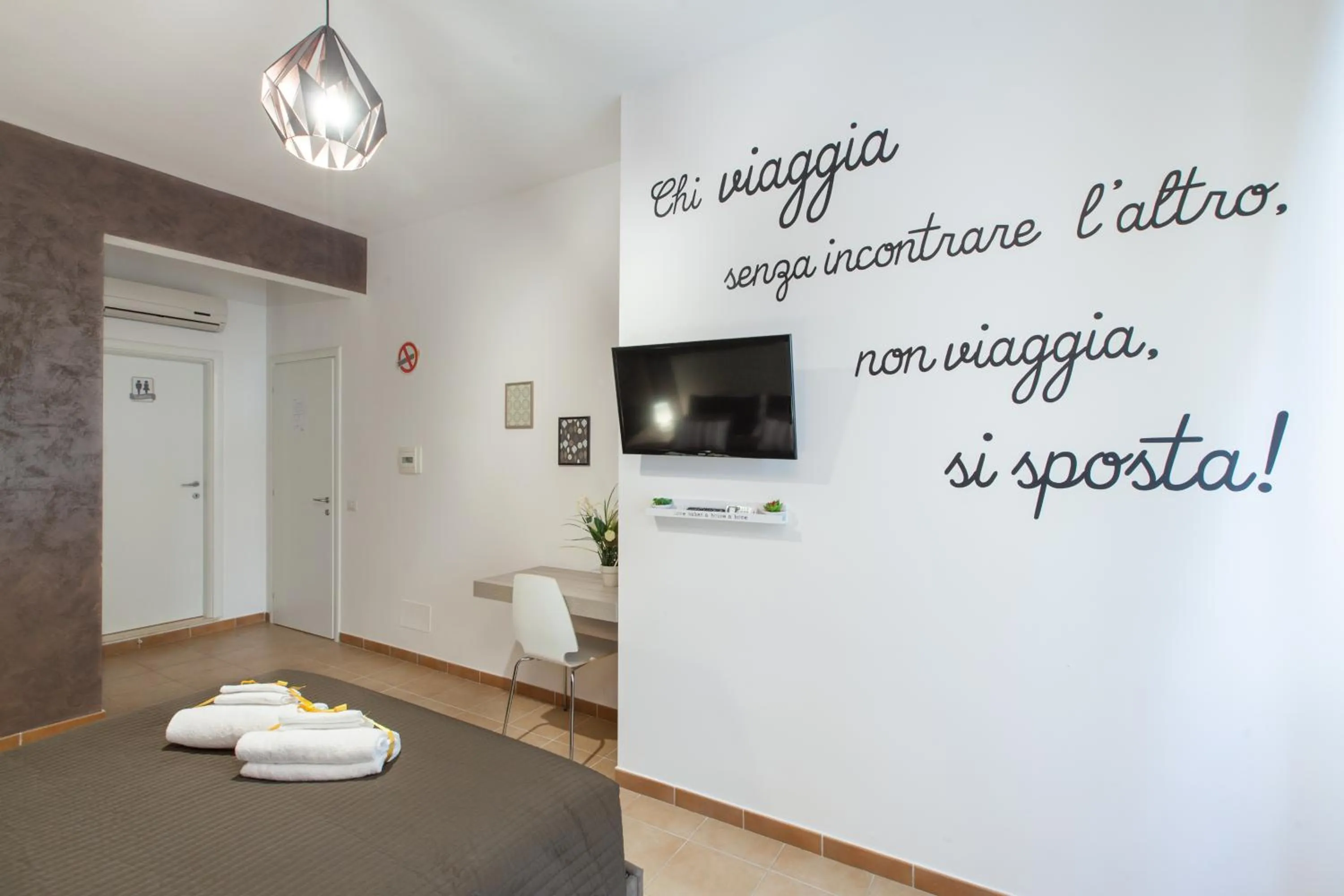 Decorative detail in Dormi a Roma