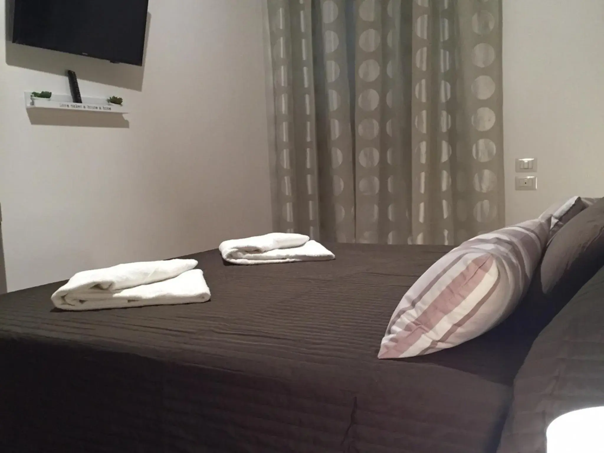 Superior Double Room with Private Internal Bathroom in Dormi a Roma Superior Double Room with Private Internal Bathroom in Dormi a Roma