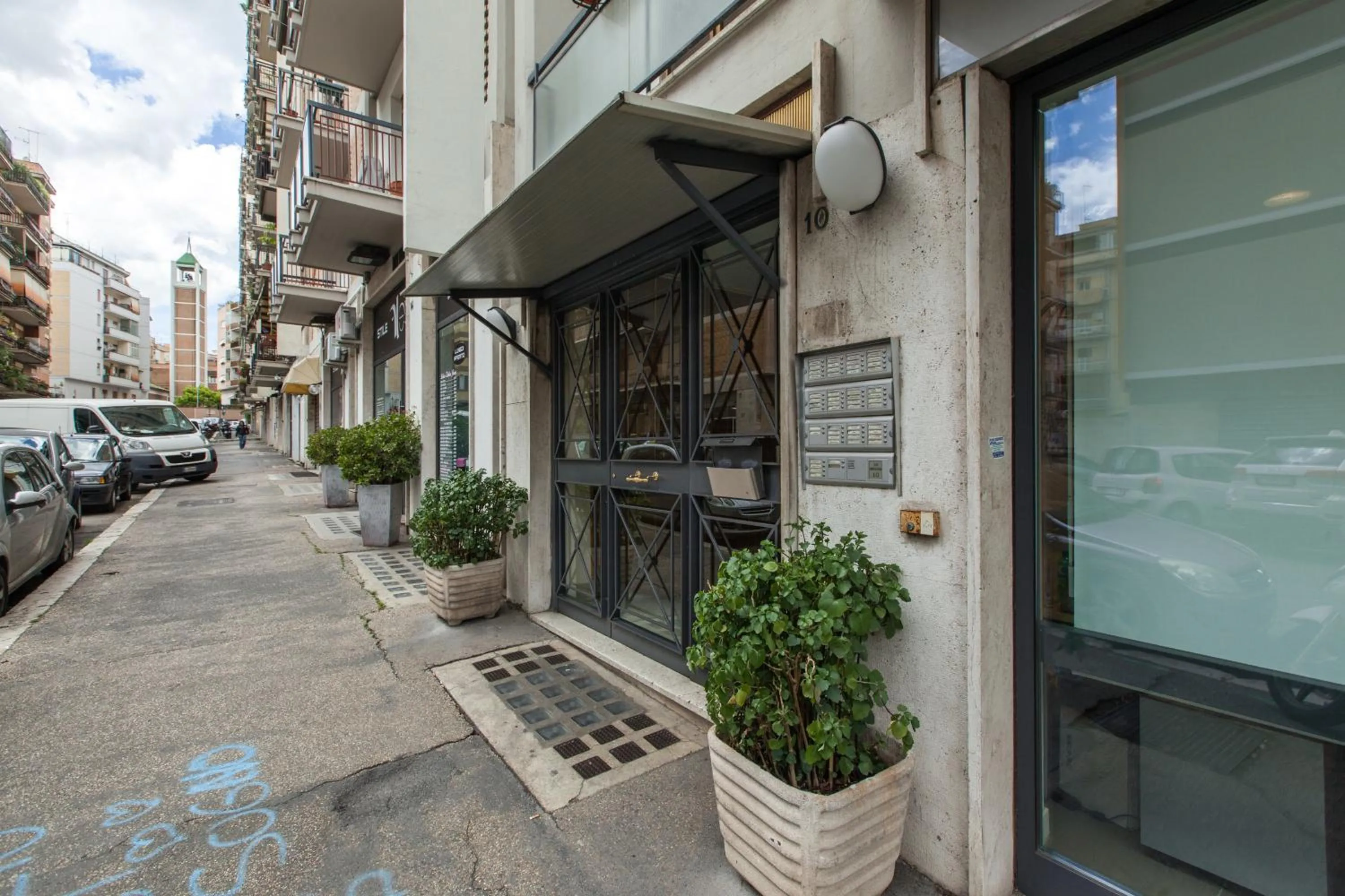 Facade/entrance in Dormi a Roma