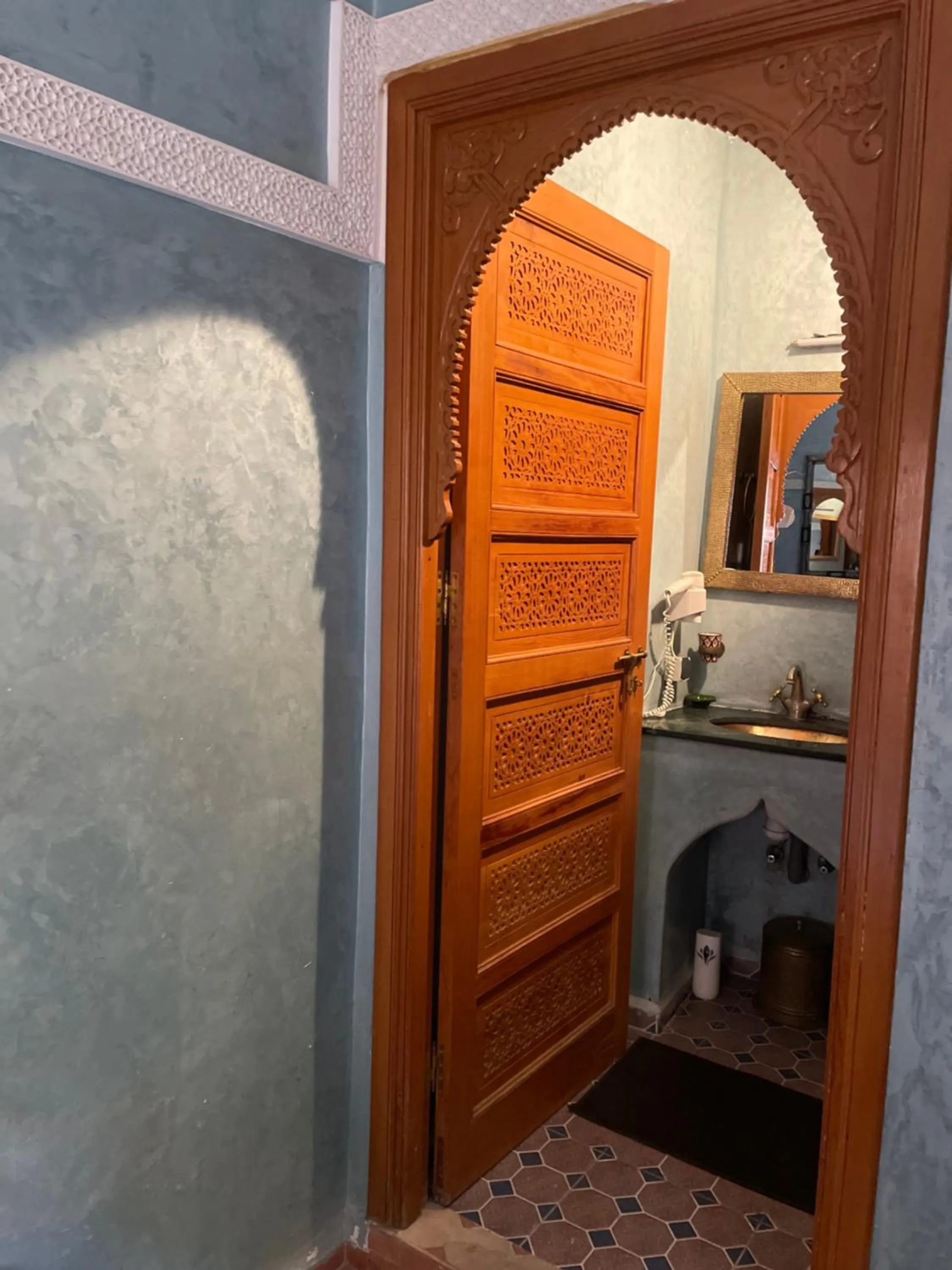 Shower in Riad Jenan Adam