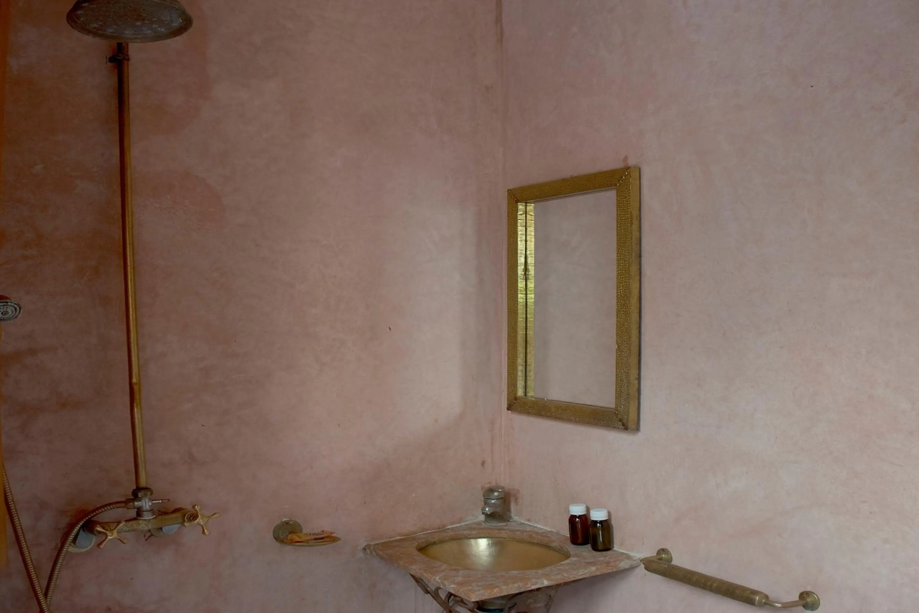 Property building in Riad Jenan Adam