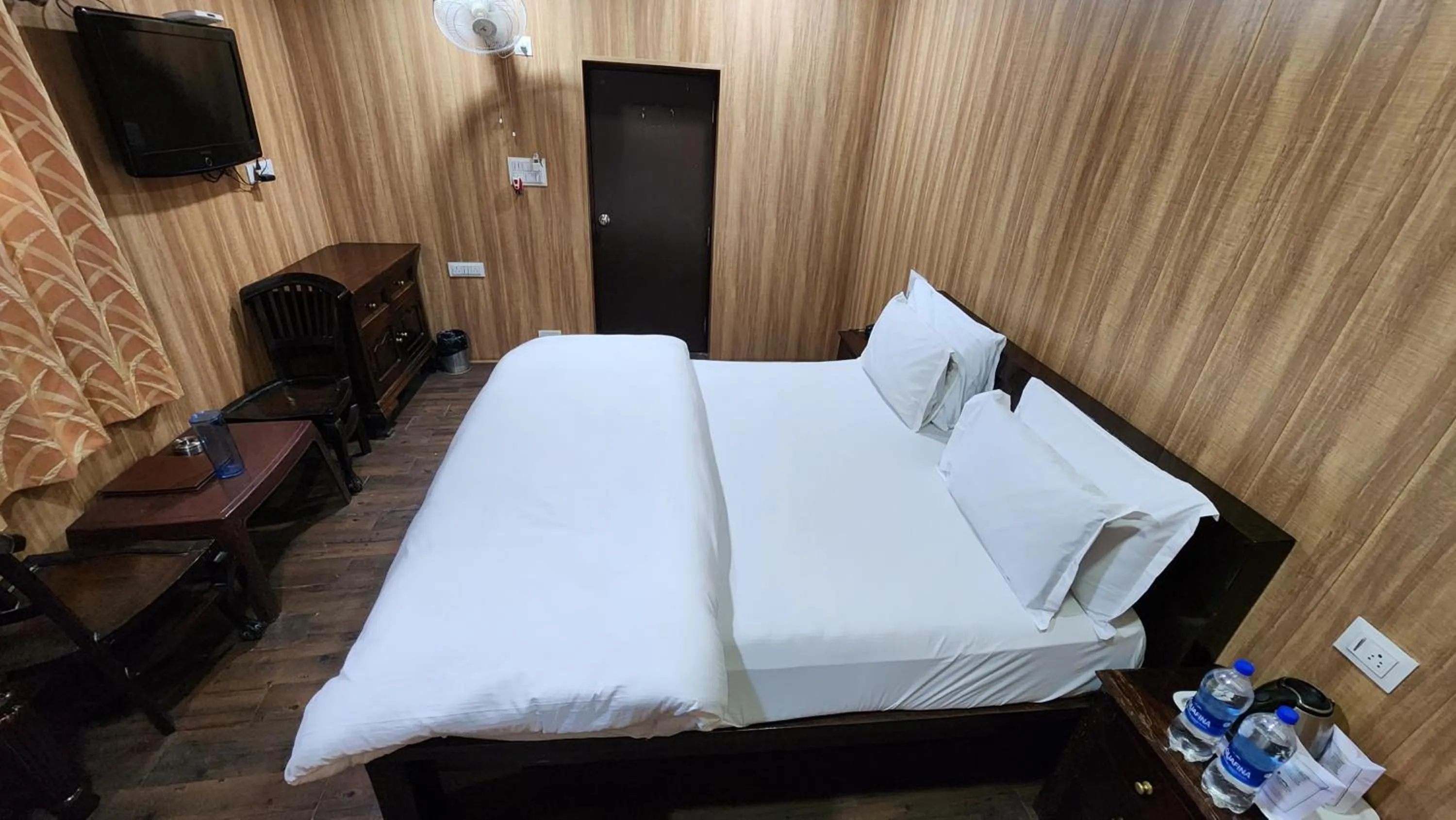 Bed in Hill 'N' You - A Boutique Garden Resort