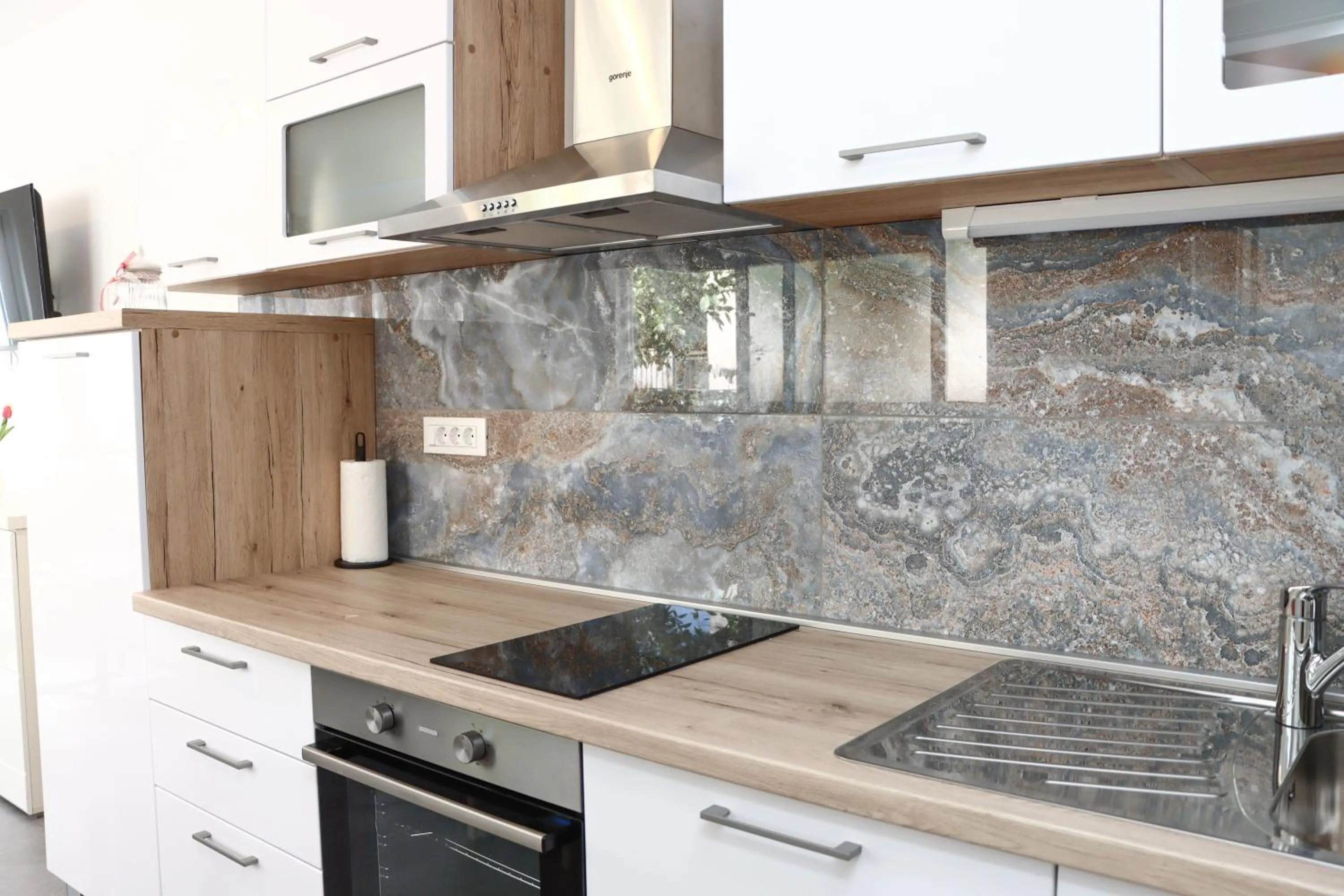 Kitchen or kitchenette in Imperium Apartments