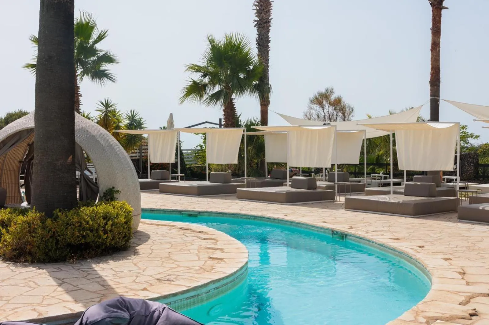 Swimming pool in Michelangelo Etna Hotel