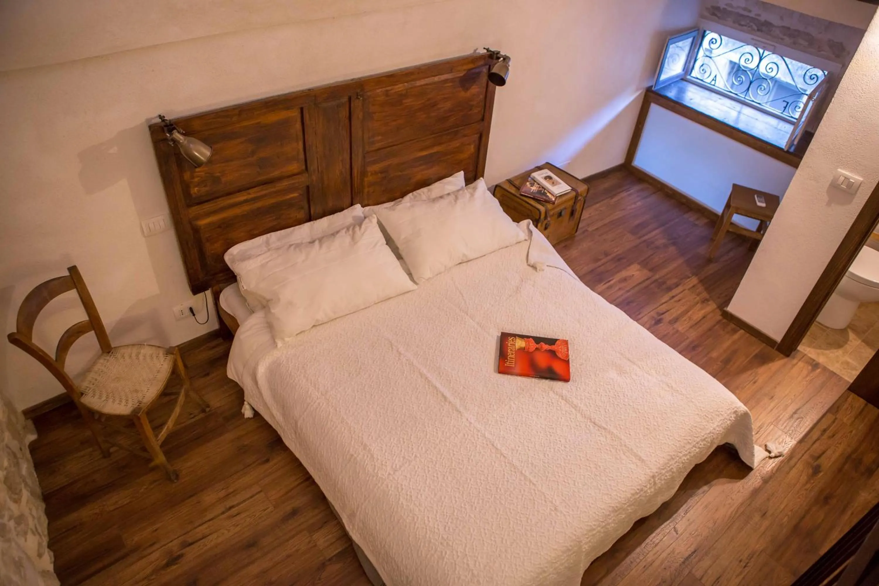 Bedroom, Bed in Si-Moutique, le Case-grotte degli Avi 2