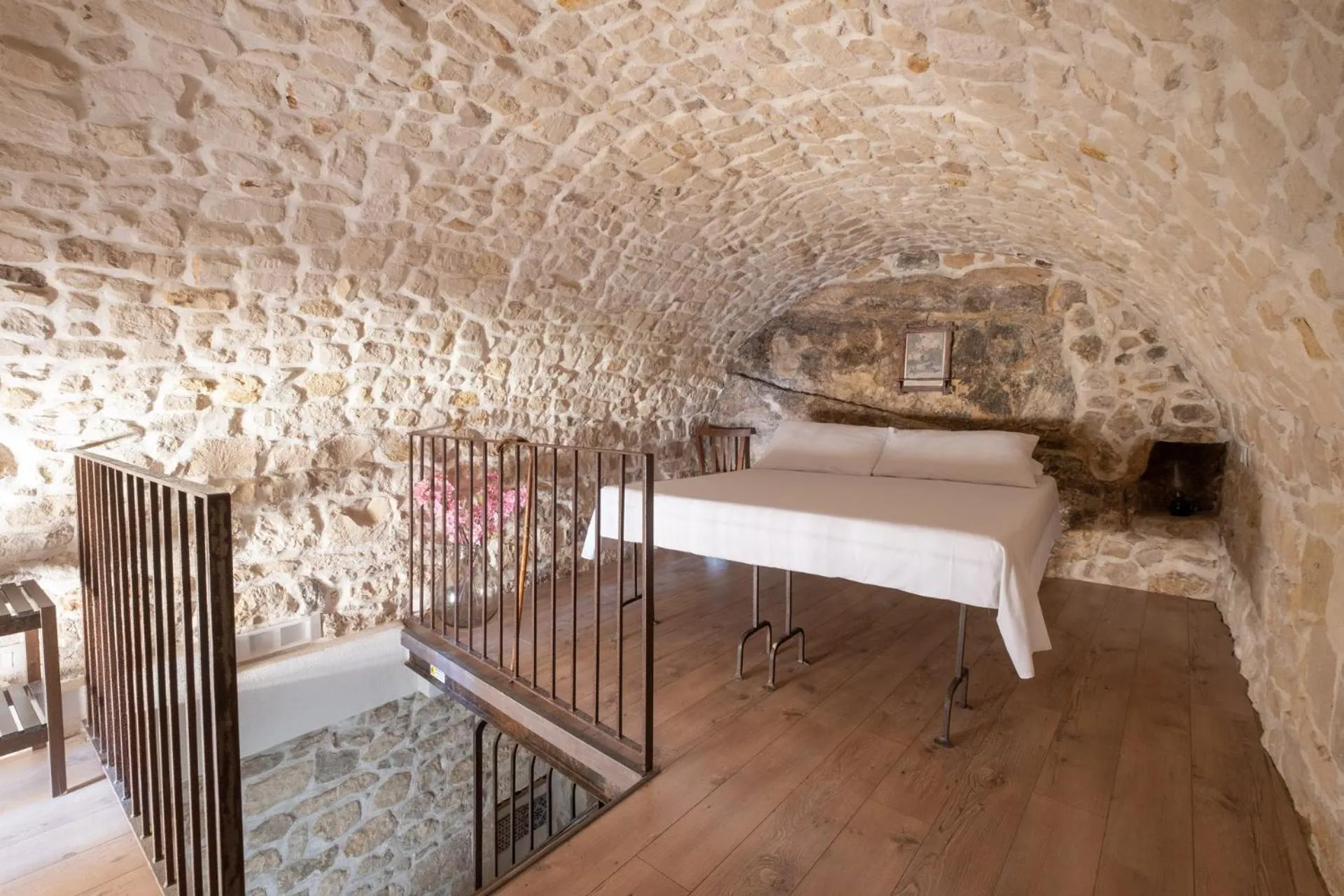 Bedroom, Bed in Si-Moutique, le Case-grotte degli Avi 2
