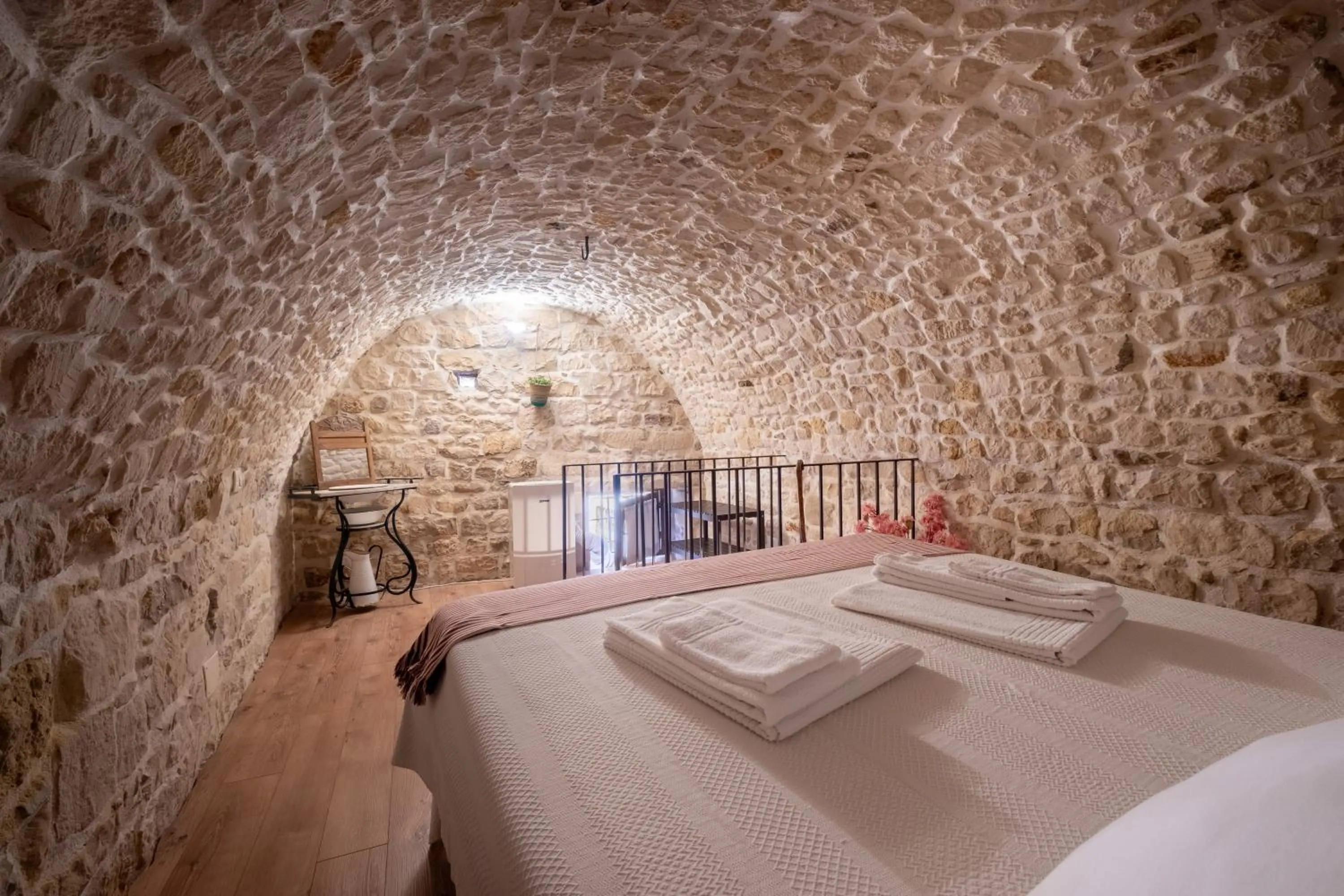 Bed in Si-Moutique, le Case-grotte degli Avi 2