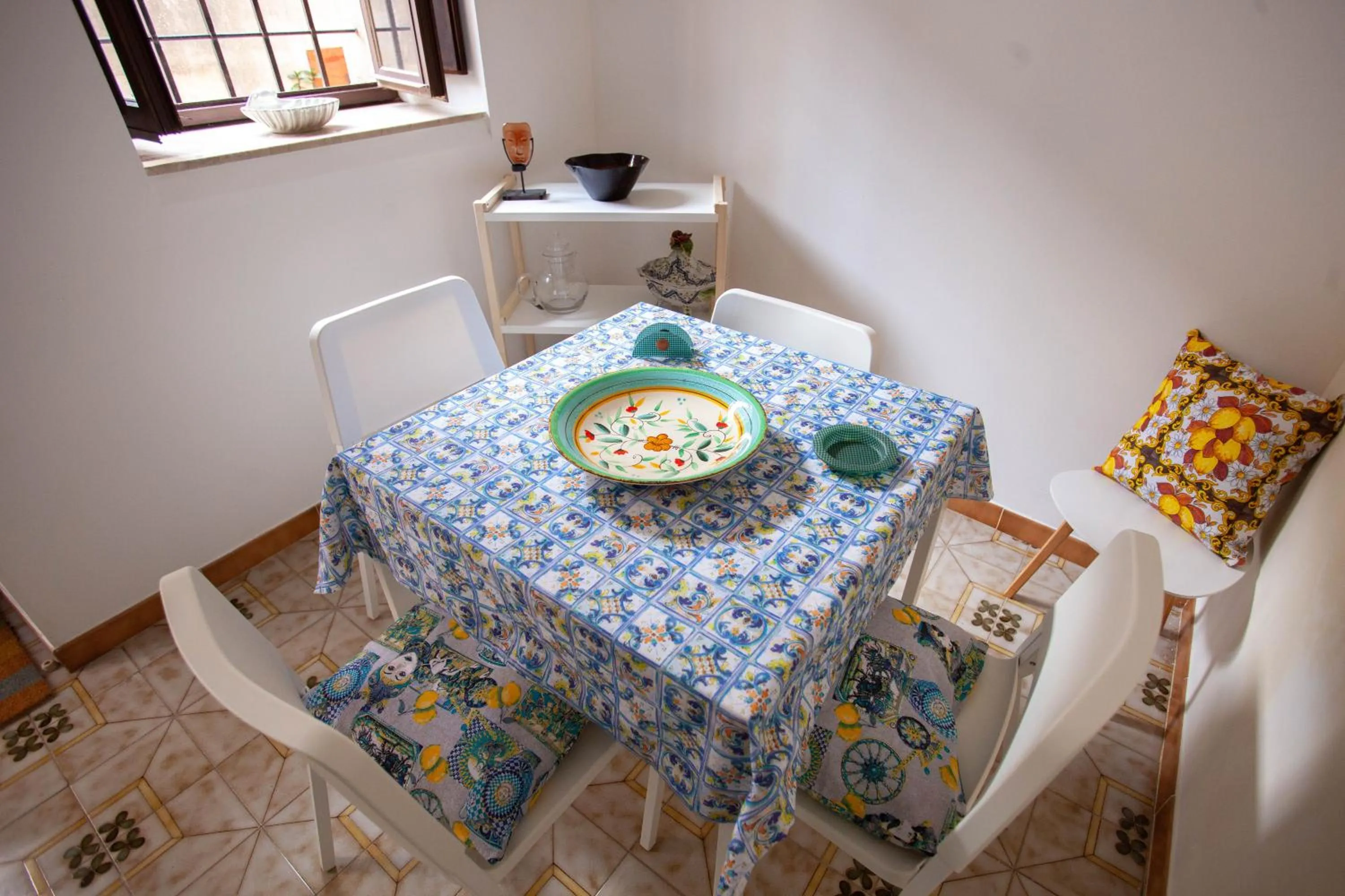 Lunch in Si-Moutique, le Case-grotte degli Avi 2