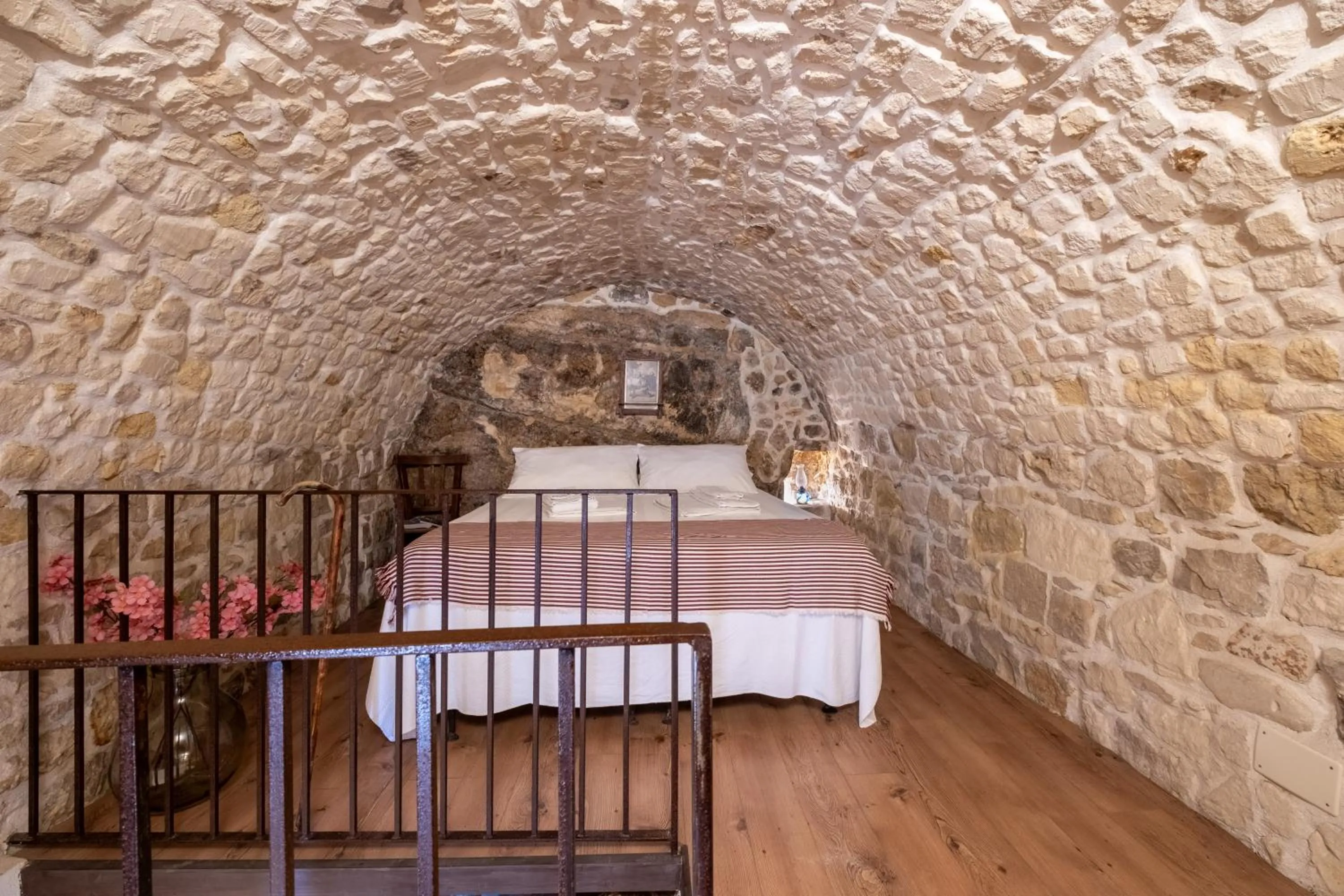 Bedroom, Bed in Si-Moutique, le Case-grotte degli Avi 2