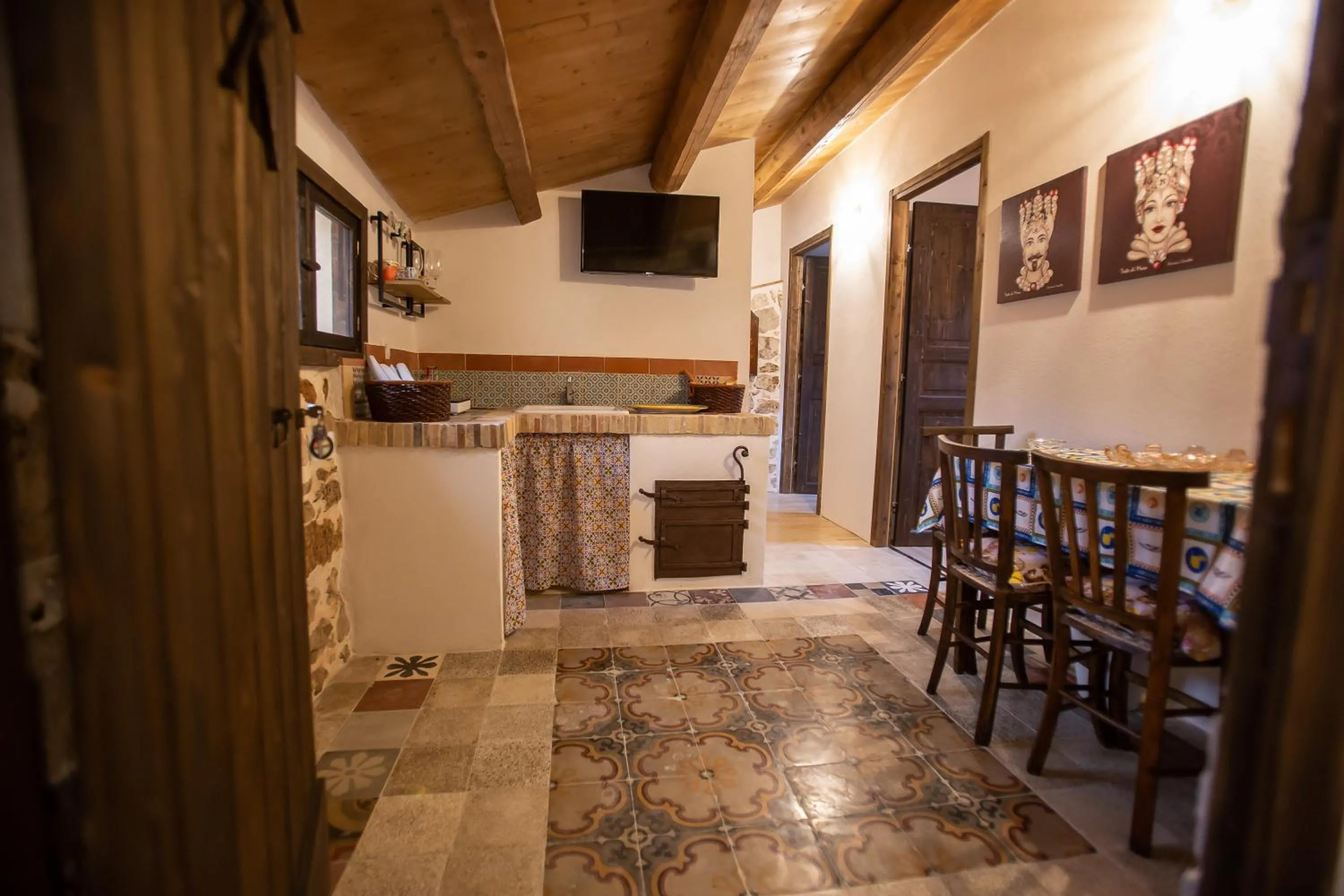Photo of the whole room in Si-Moutique, le Case-grotte degli Avi 2