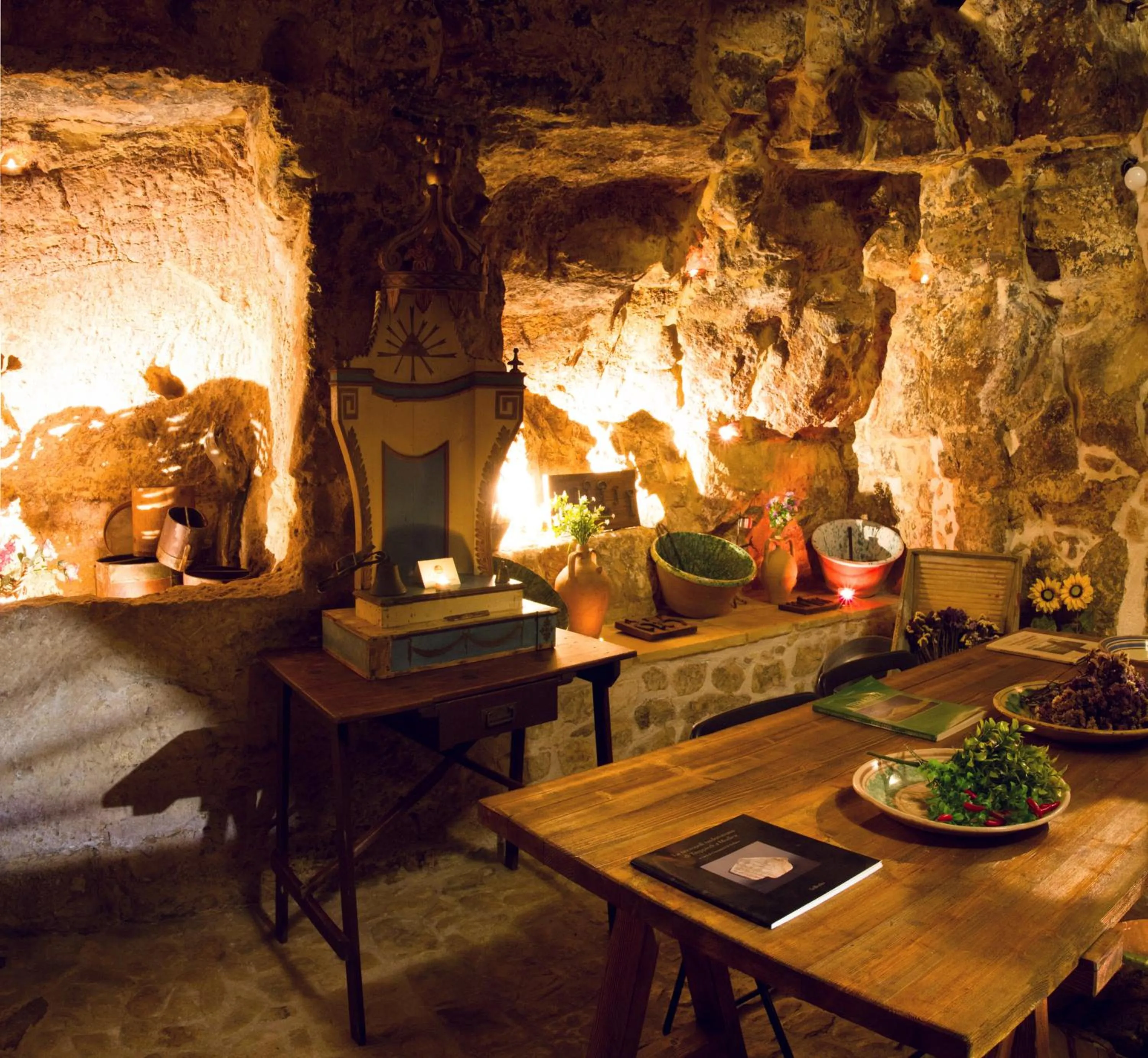 Business facilities in Si-Moutique, le Case-grotte degli Avi 2