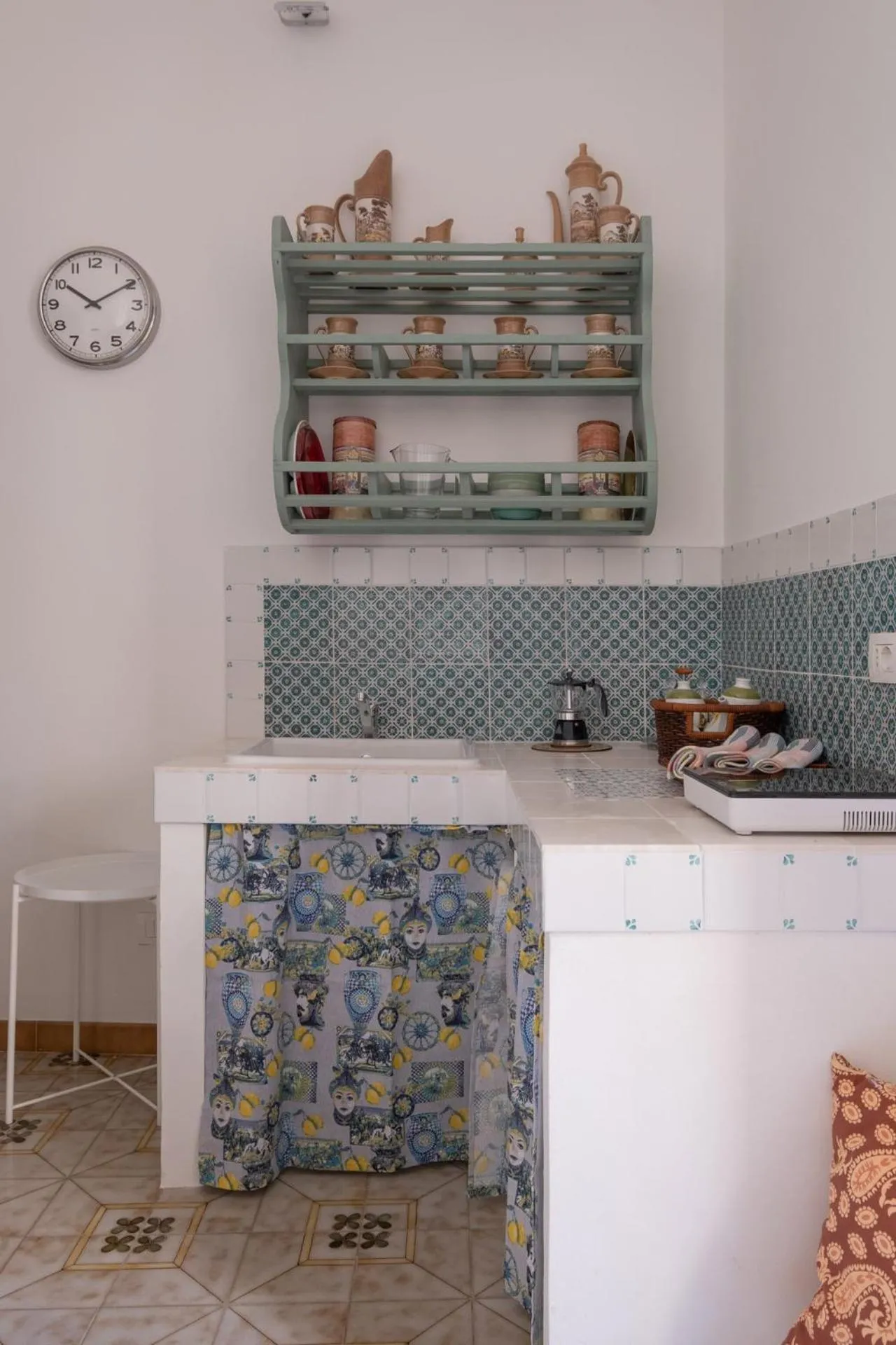 Kitchen or kitchenette in Si-Moutique, le Case-grotte degli Avi 2