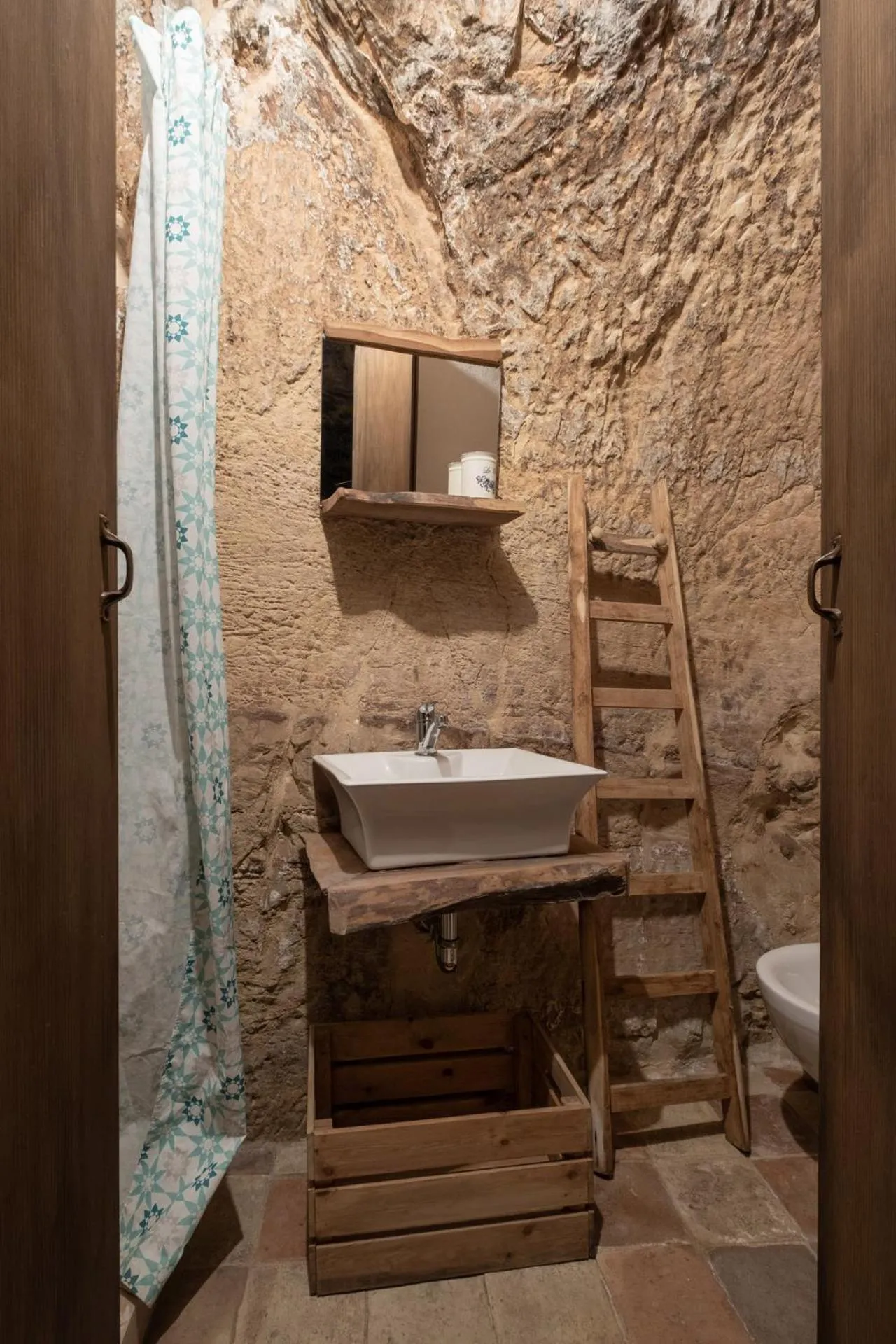 Bathroom in Si-Moutique, le Case-grotte degli Avi 2