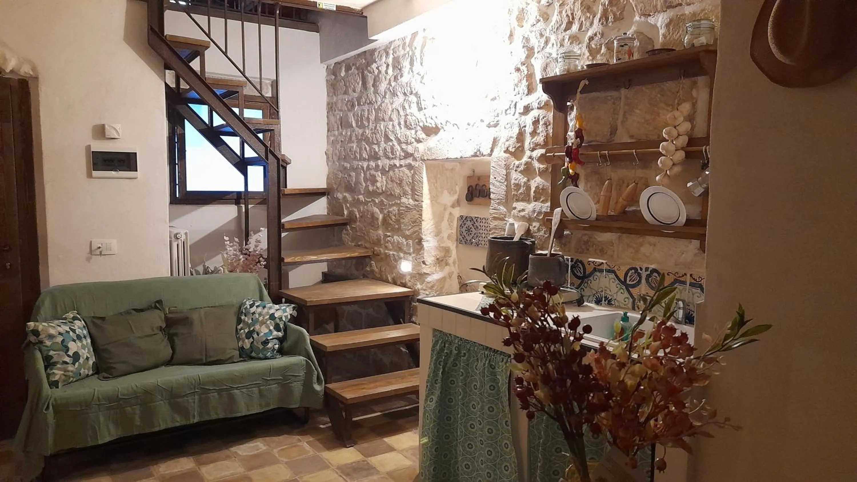Photo of the whole room in Si-Moutique, le Case-grotte degli Avi 2
