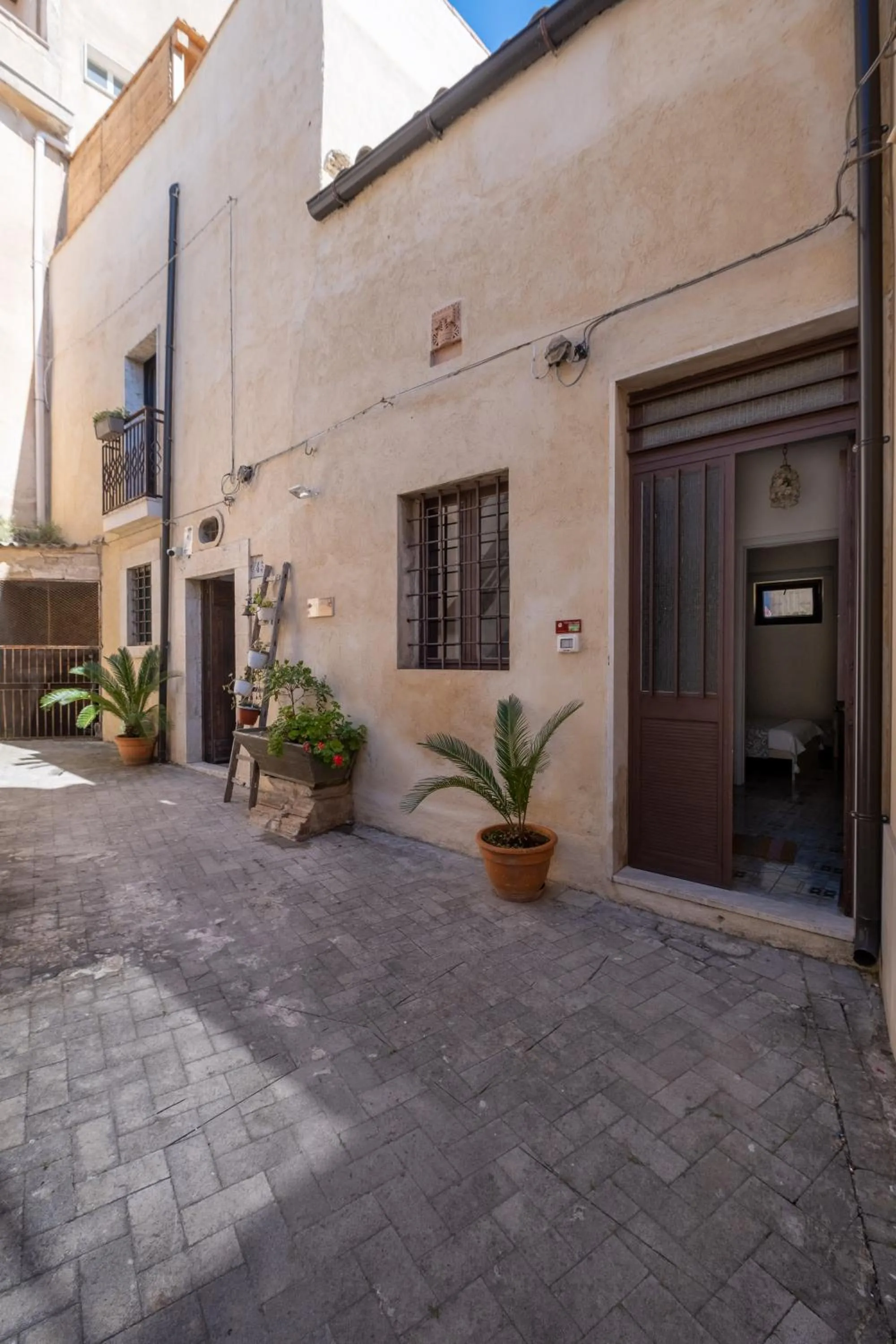 View (from property/room) in Si-Moutique, le Case-grotte degli Avi 2