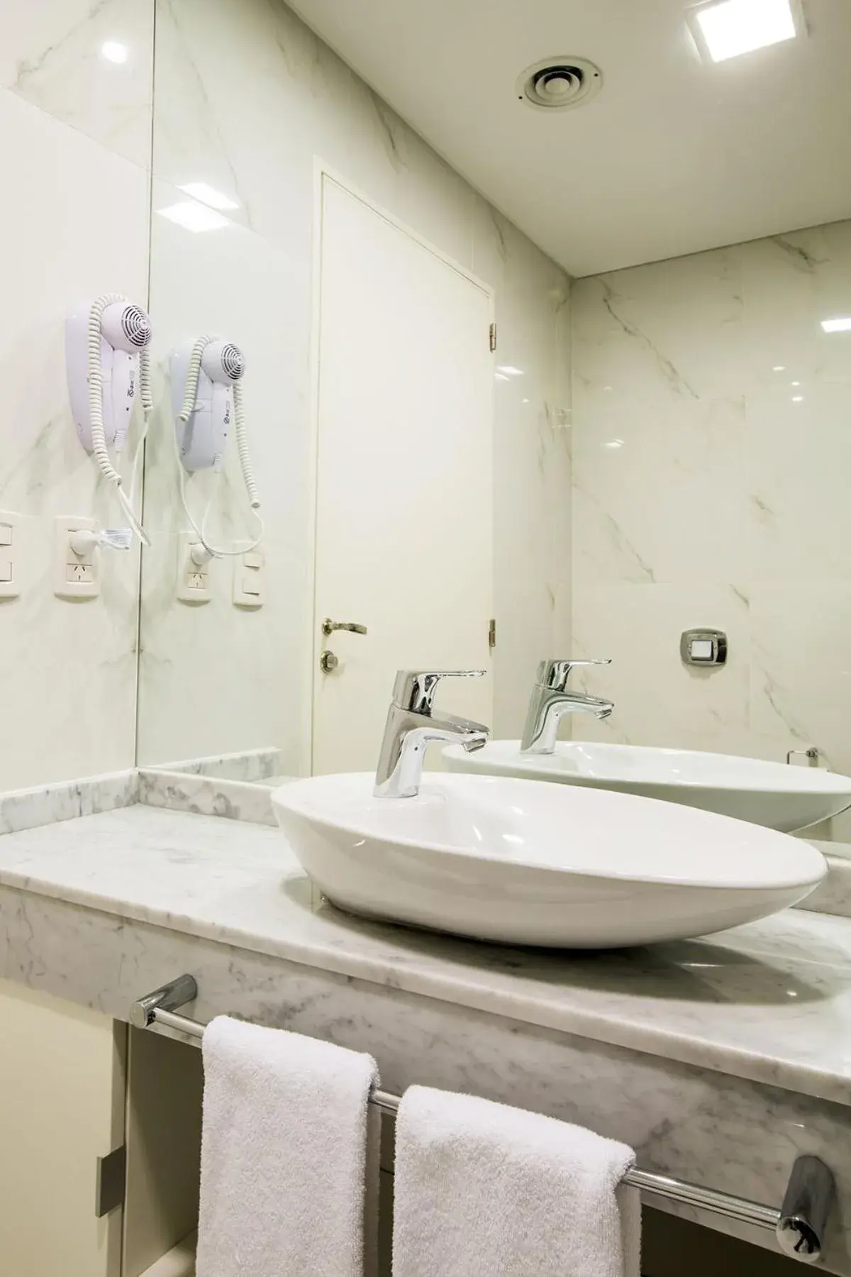 Superior Quadruple Apartment in Flaat Recoleta Plaza Superior Quadruple Apartment in Flaat Recoleta Plaza