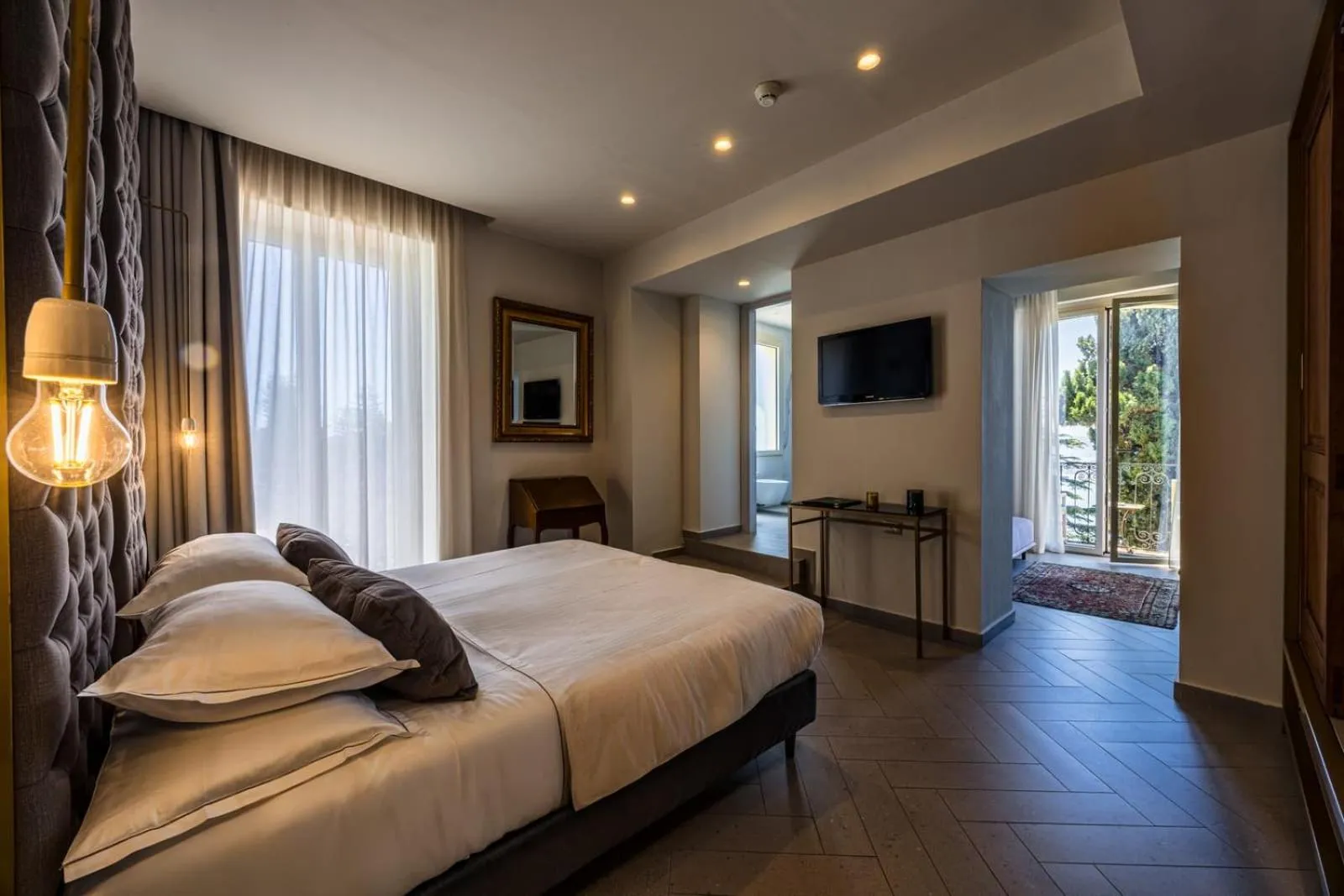 Bed in Hotel Villa Paradiso