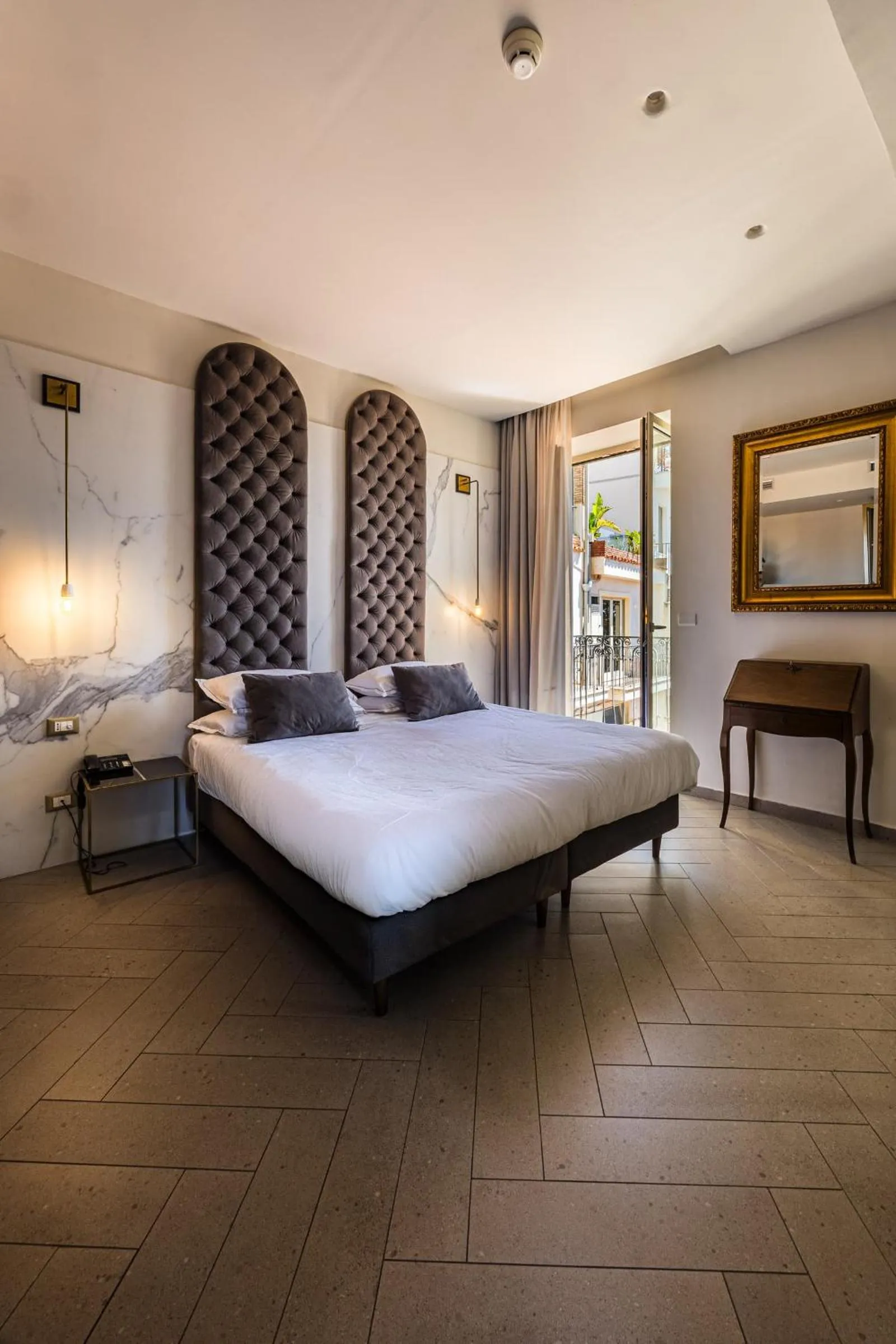 Bed in Hotel Villa Paradiso