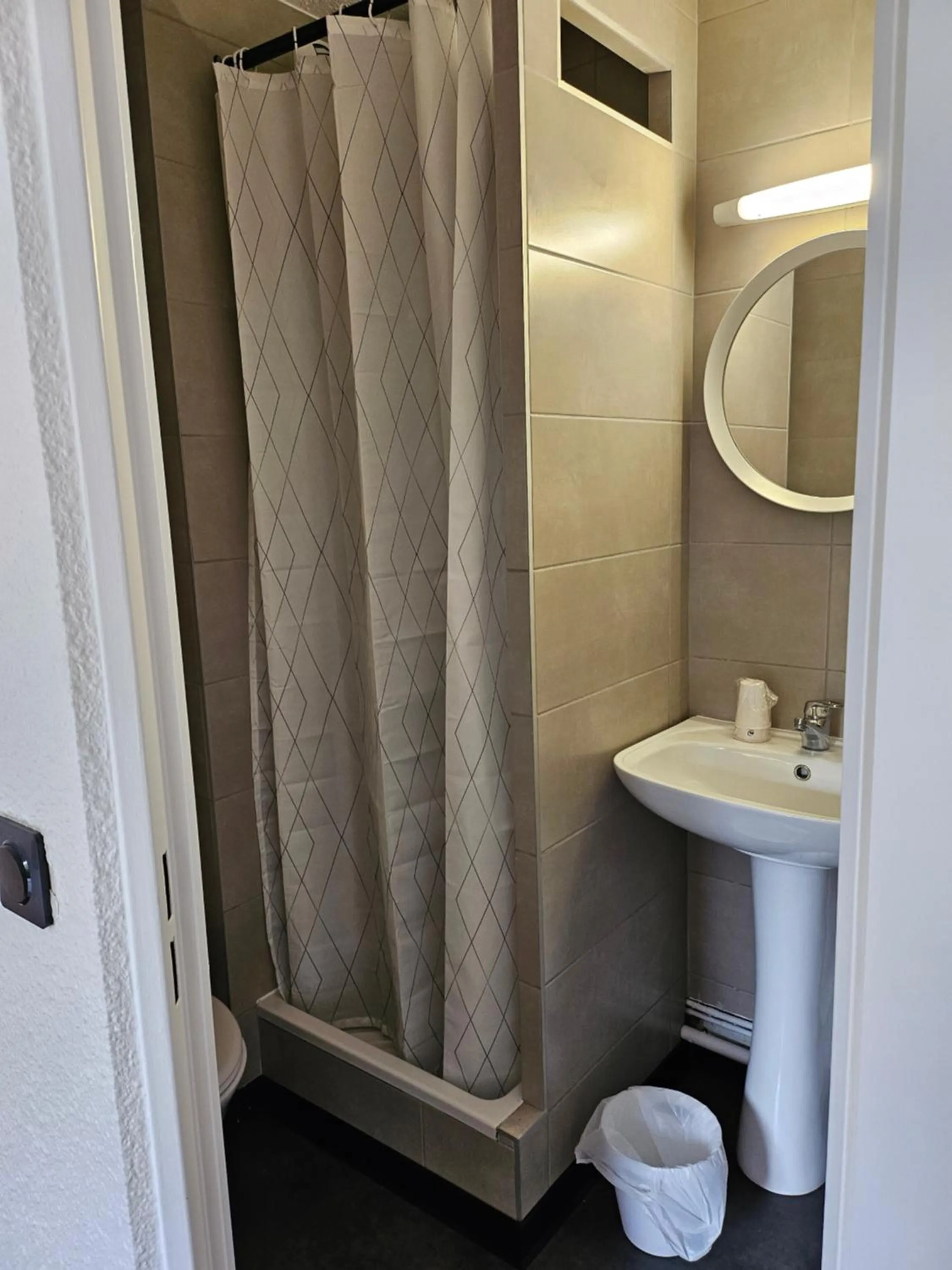Bathroom in Premiere Classe Annecy Cran-Gevrier RÉNOVÉ EN 2025