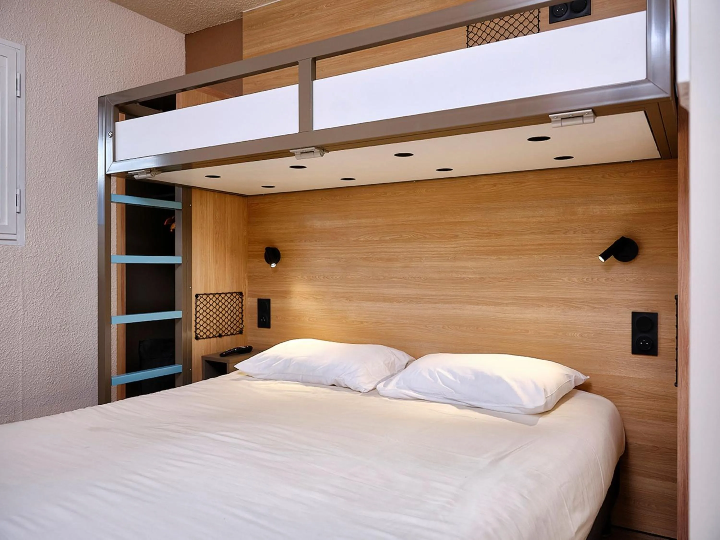 Bedroom, Bed in Premiere Classe Annecy Cran-Gevrier RÉNOVÉ EN 2025