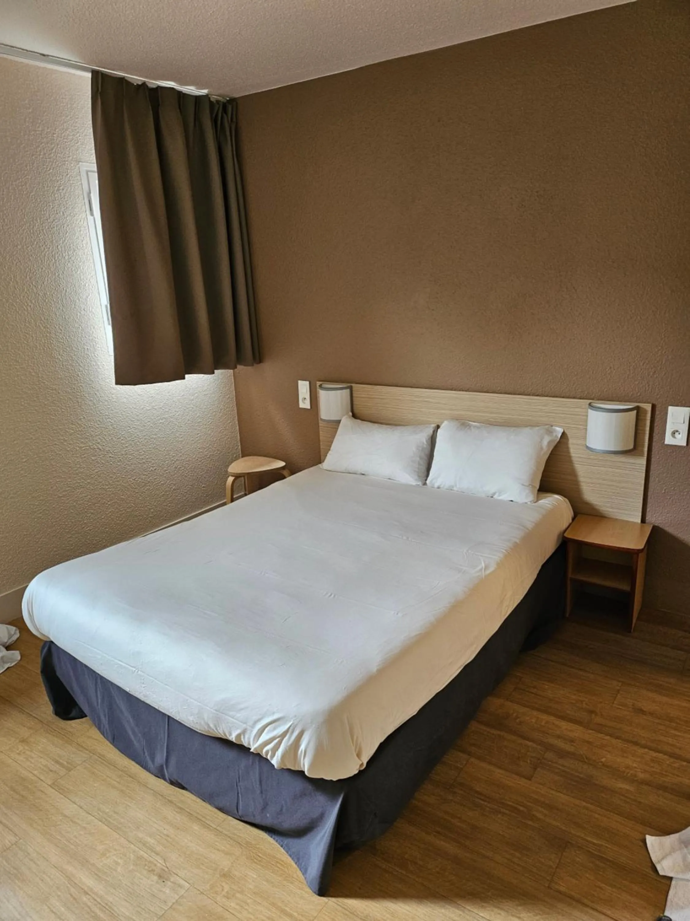 Photo of the whole room, Bed in Premiere Classe Annecy Cran-Gevrier RÉNOVÉ EN 2025