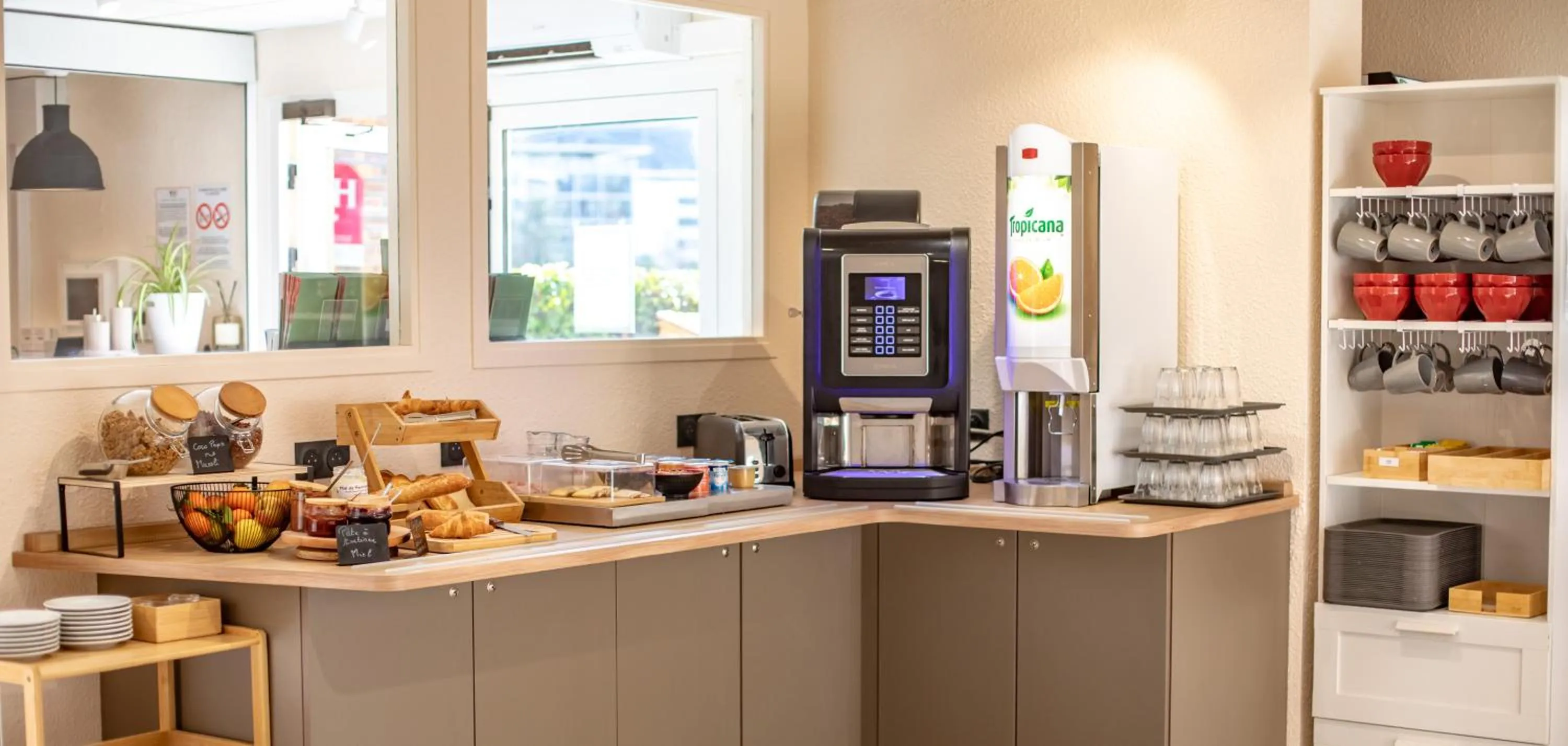 Buffet breakfast in Premiere Classe Annecy Cran-Gevrier RÉNOVÉ EN 2025