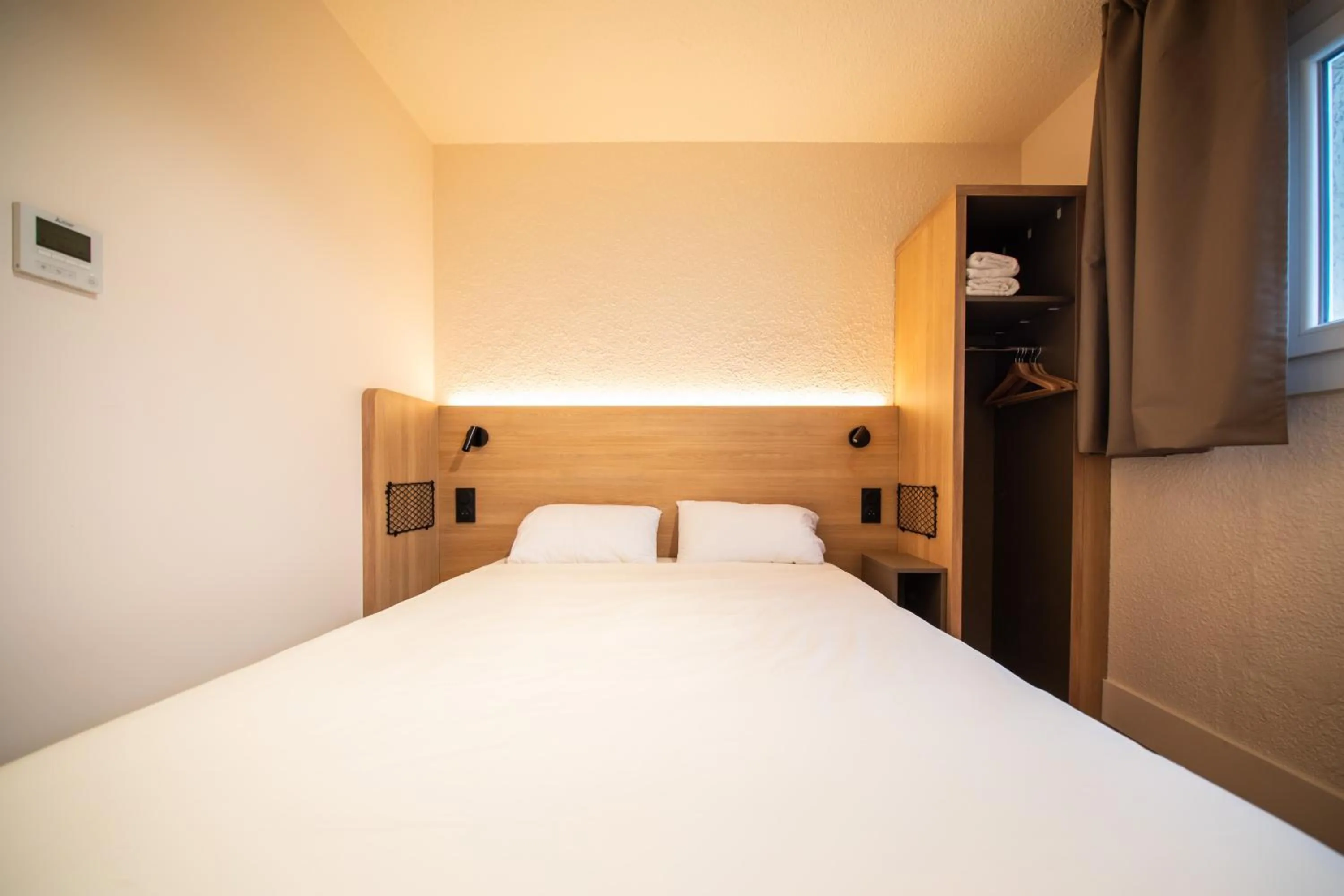 Bedroom, Bed in Premiere Classe Annecy Cran-Gevrier RÉNOVÉ EN 2025