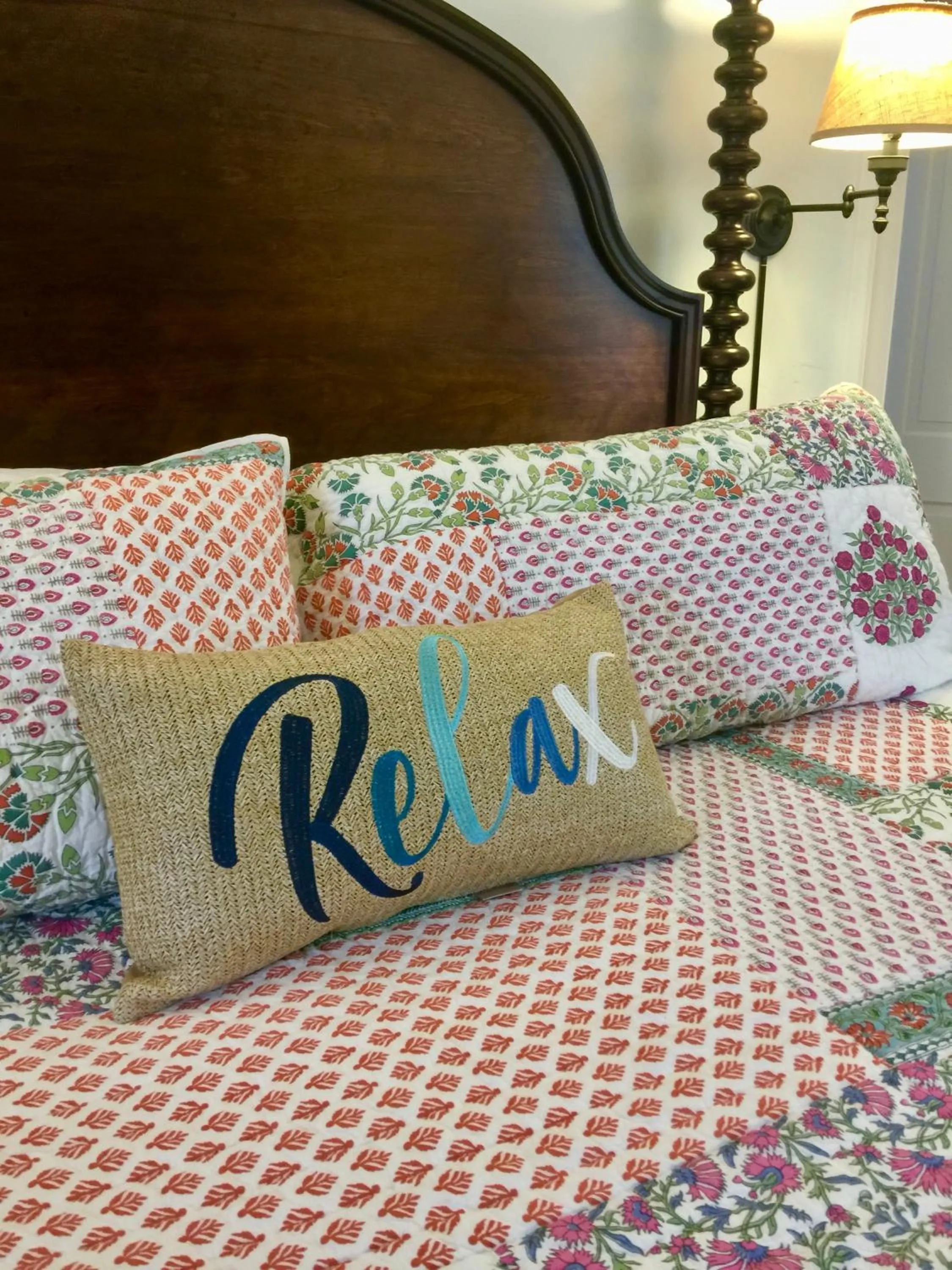 Bed in Charred Oaks Inn