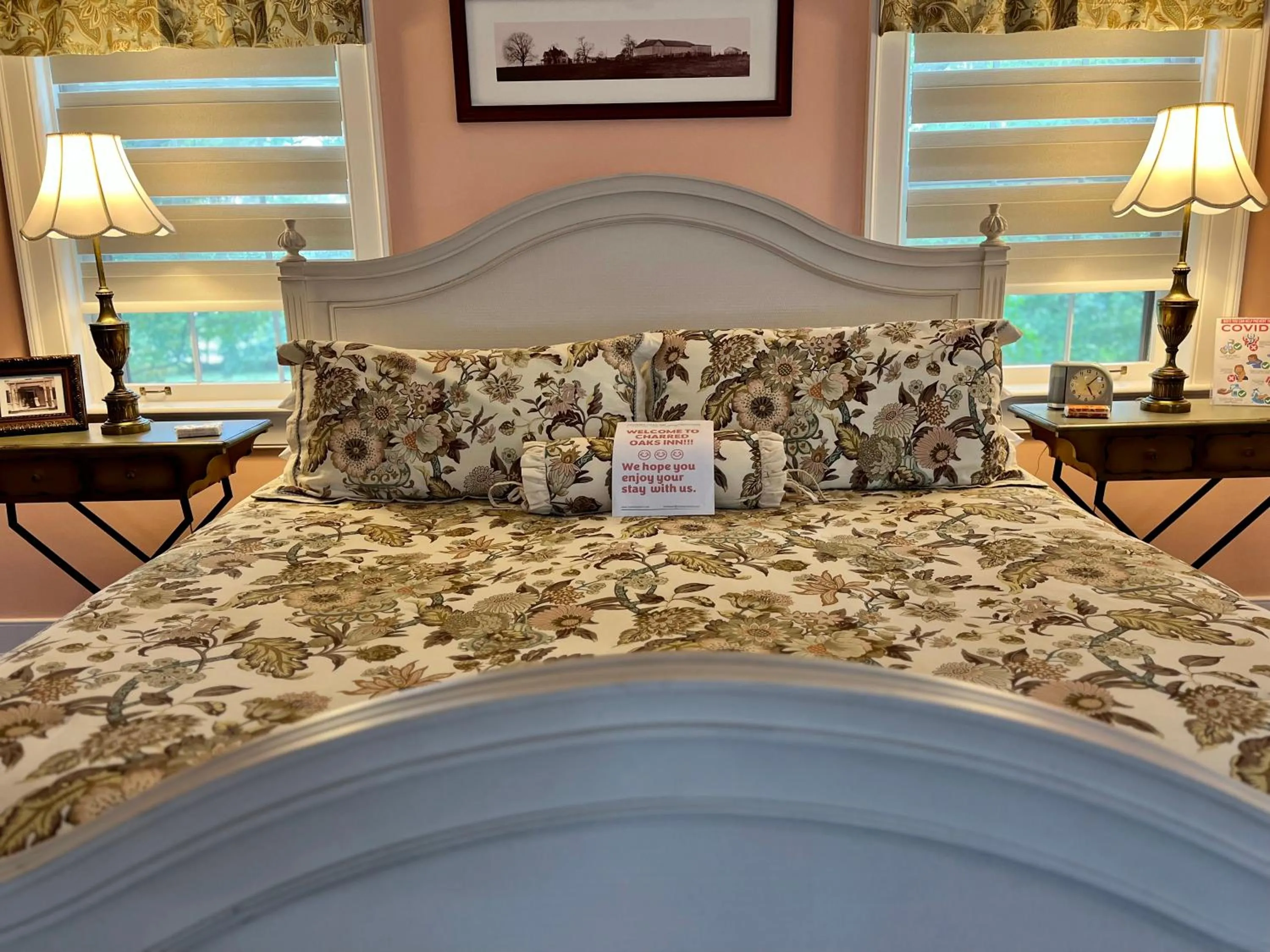 Bed in Charred Oaks Inn