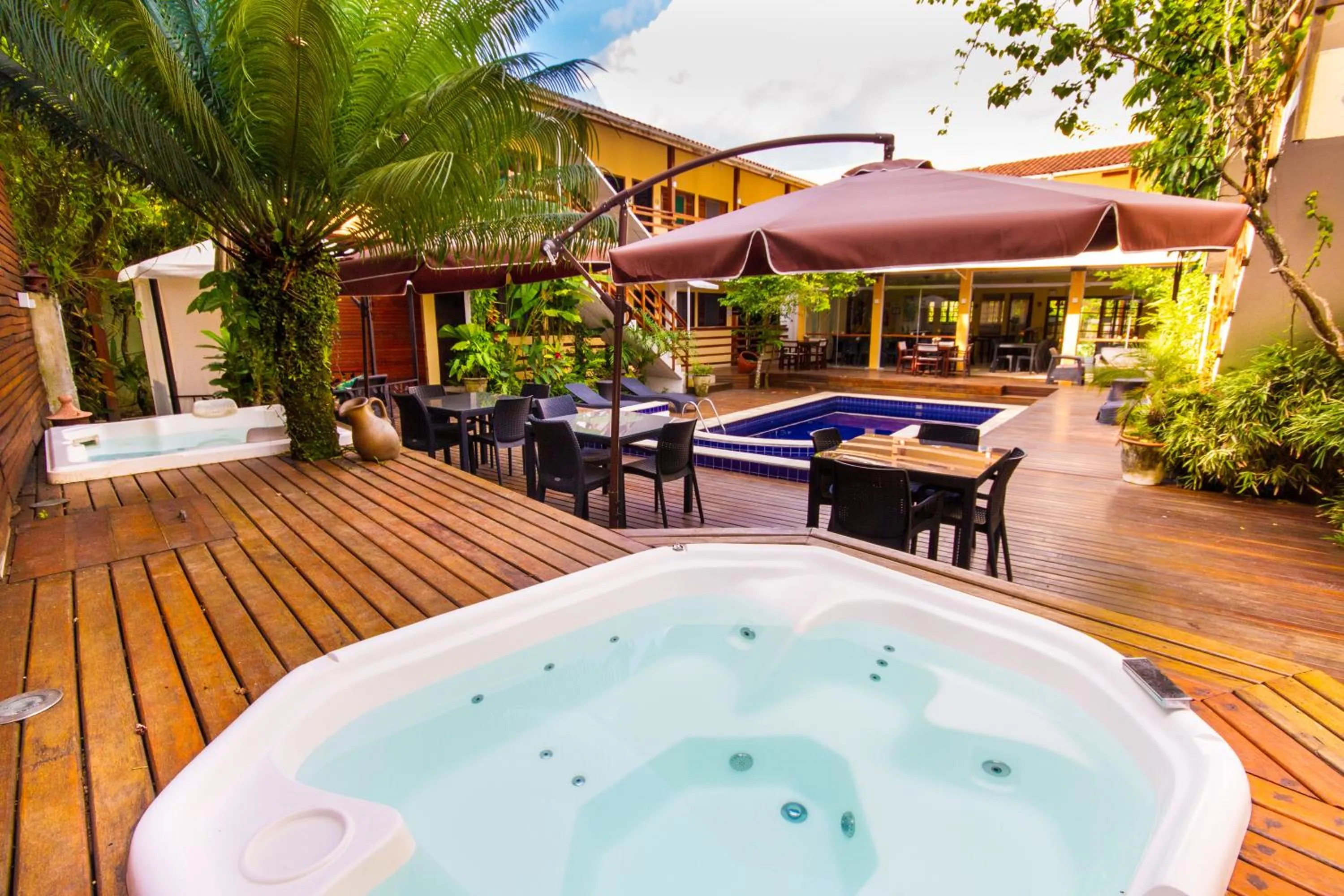 Open Air Bath in Flat Vila Morena a pousada da sua família