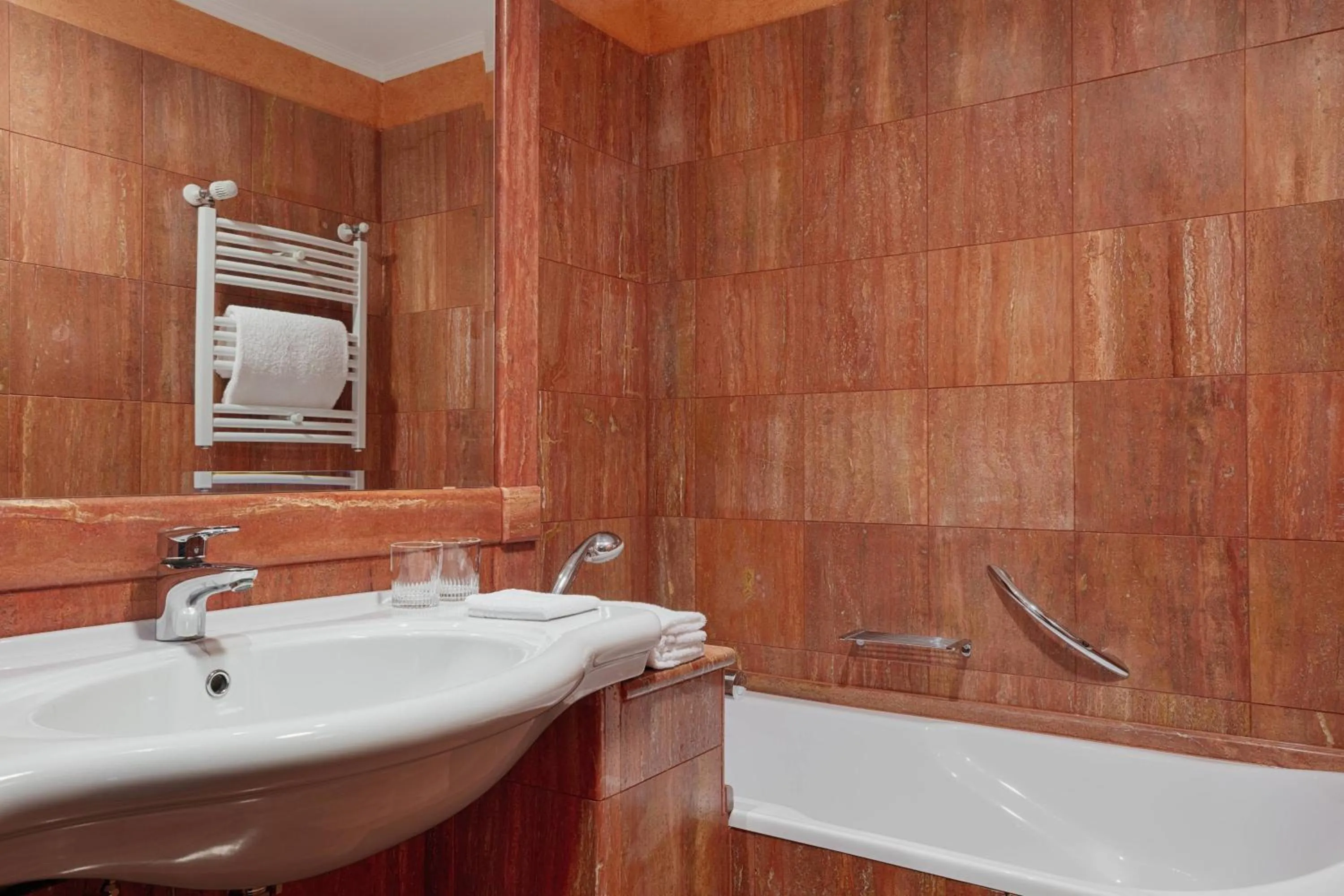 Bathroom in Rome Marriott Park Hotel
