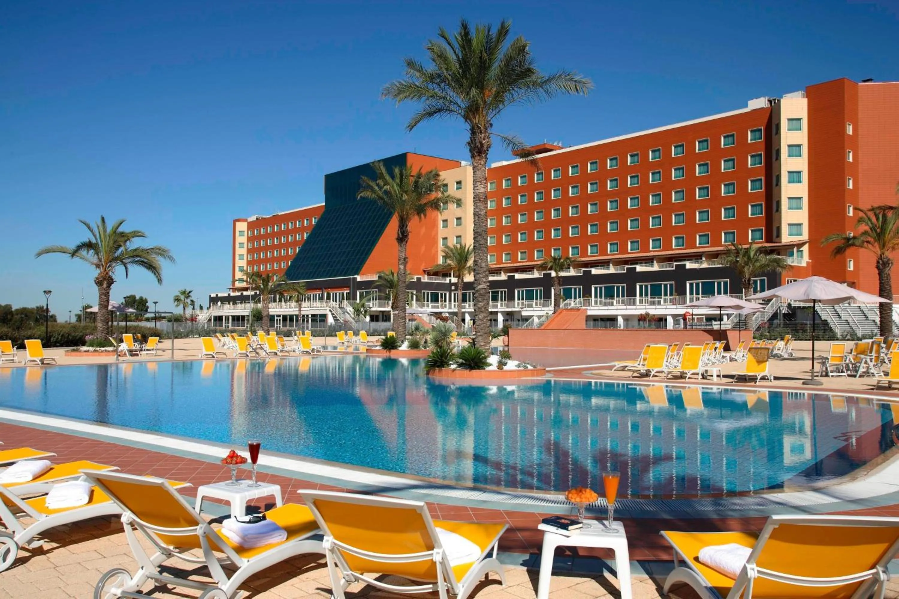 Swimming pool in Rome Marriott Park Hotel