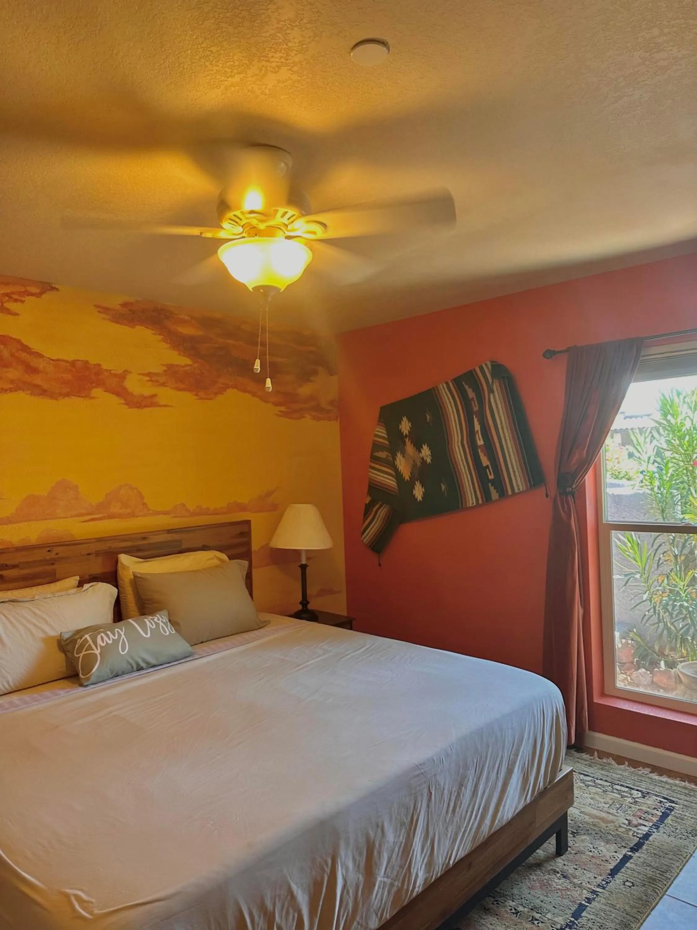 Bedroom, Bed in Cozy Cactus Inn